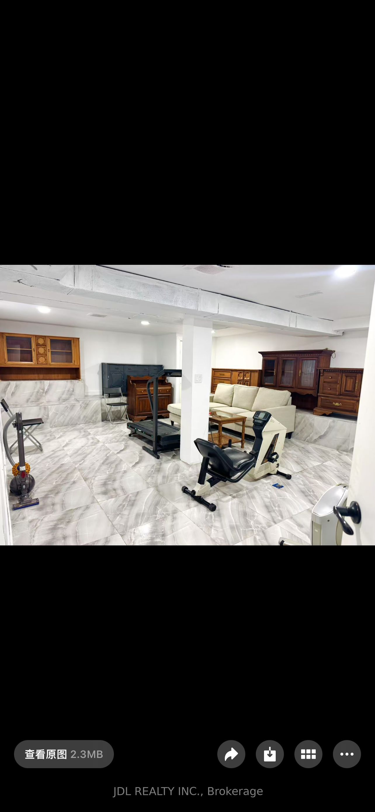 #suite B - 80 Mosedale Cres Crescent Property Photo 2