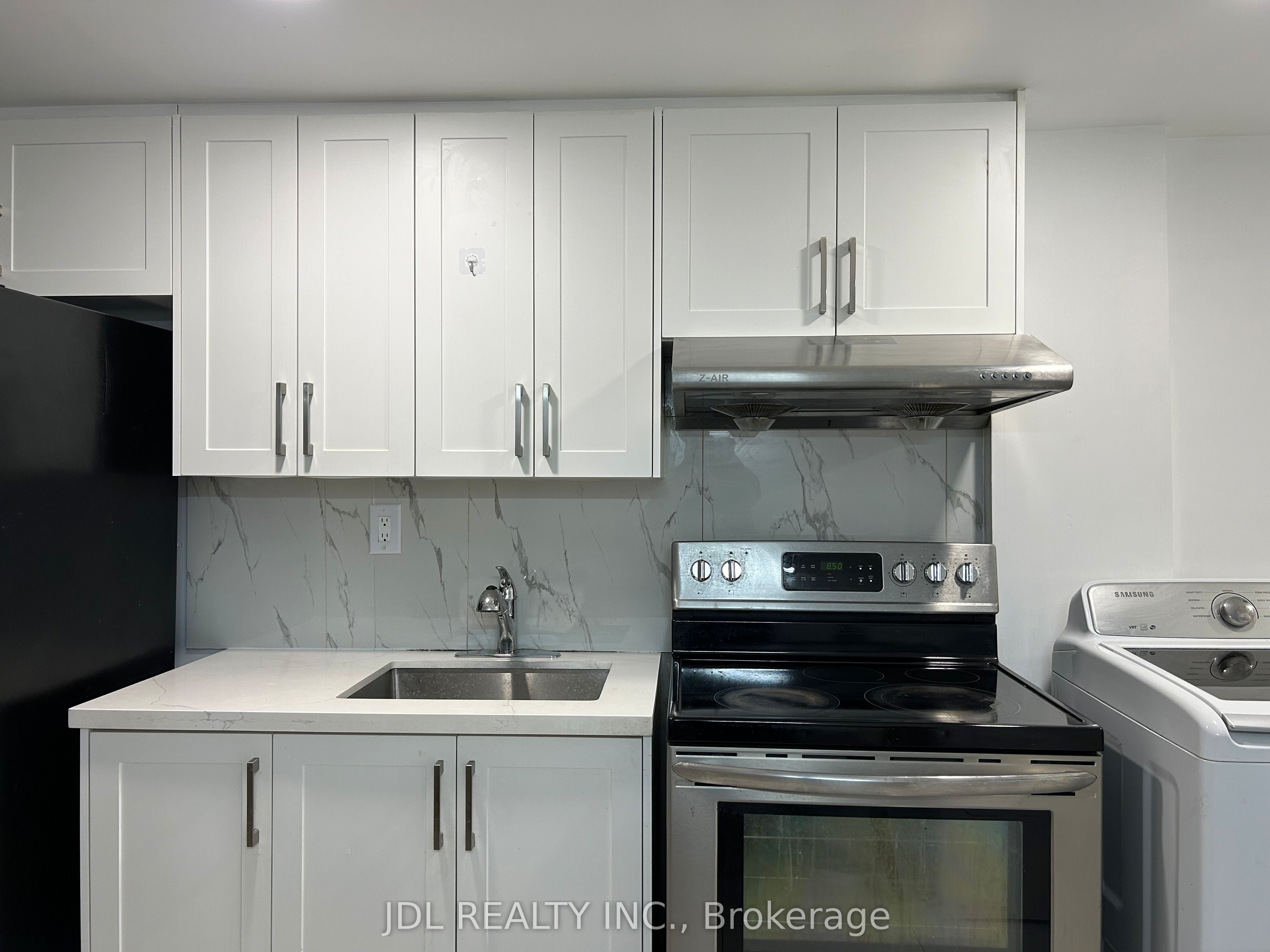 #suite B - 80 Mosedale Cres Crescent Property Photo 4