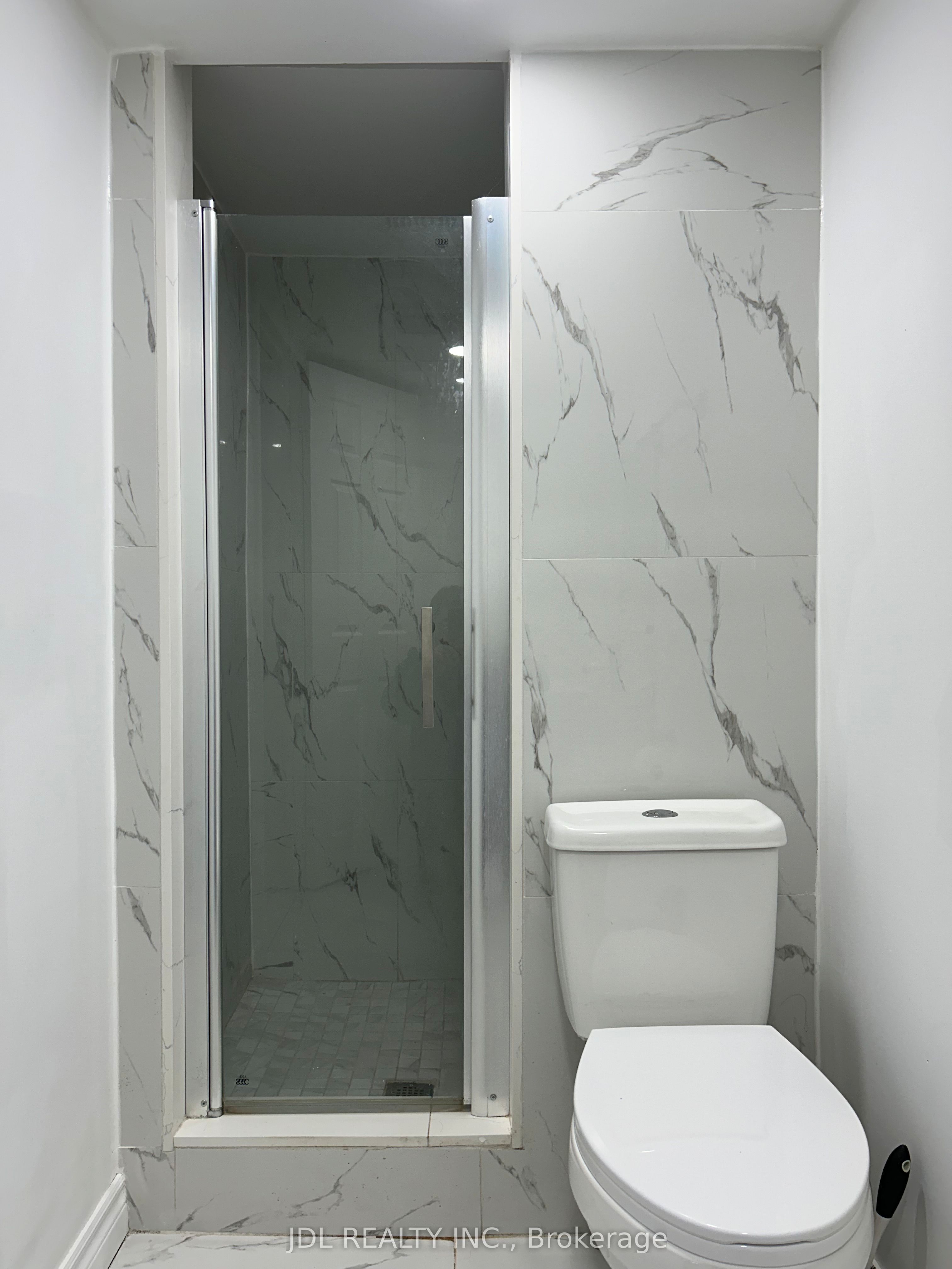 #suite B - 80 Mosedale Cres Crescent Property Photo 5