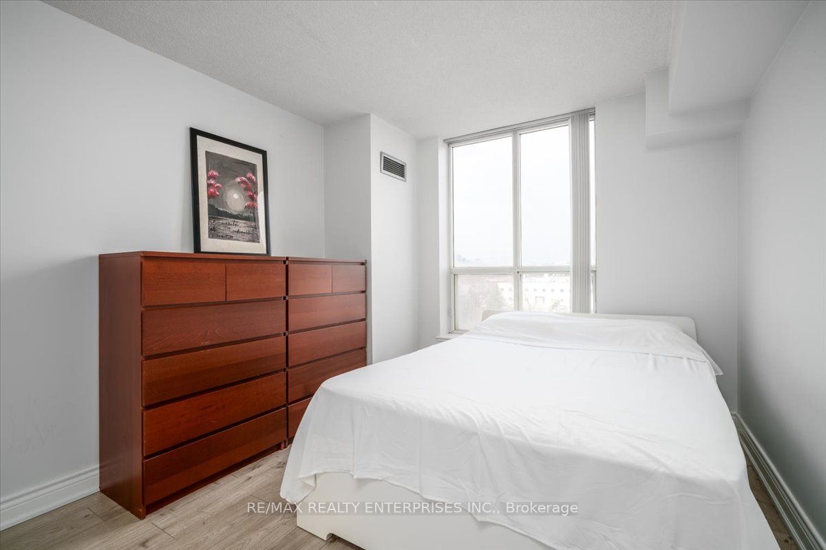 21 Overlea Boulevard 506 Property Photo 14