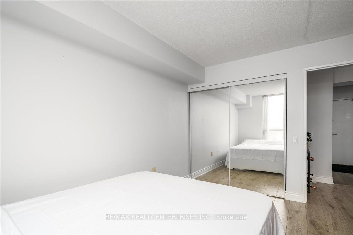 21 Overlea Boulevard 506 Property Photo 15