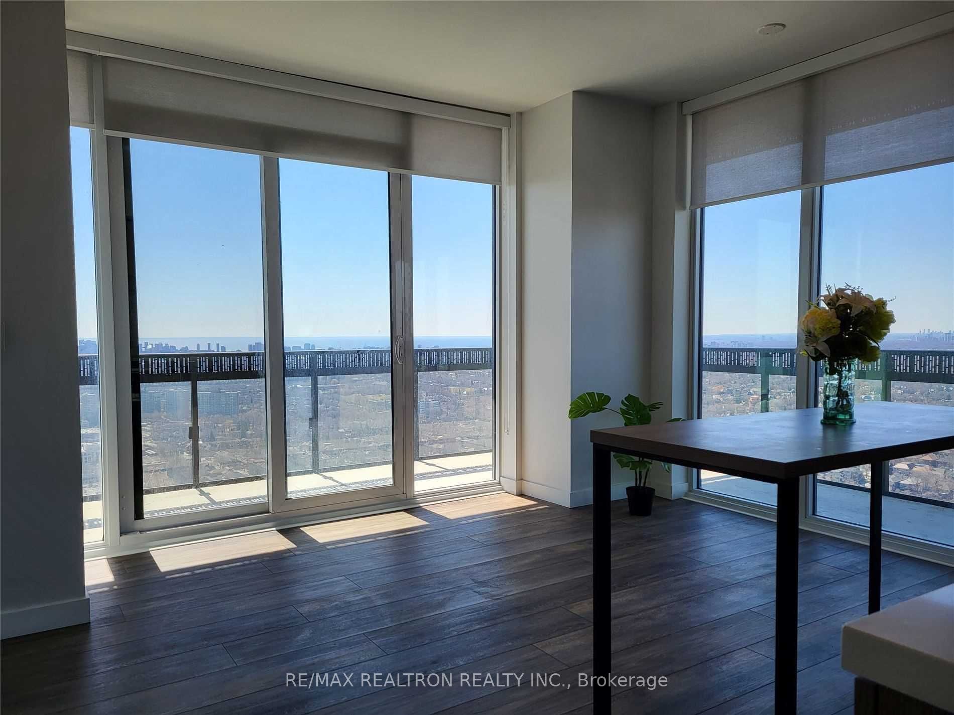 8 Eglinton Avenue E 4002 Property Photo 5
