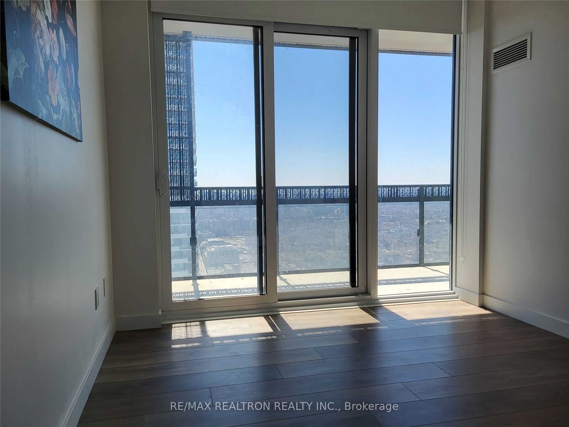 8 Eglinton Avenue E 4002 Property Photo 10