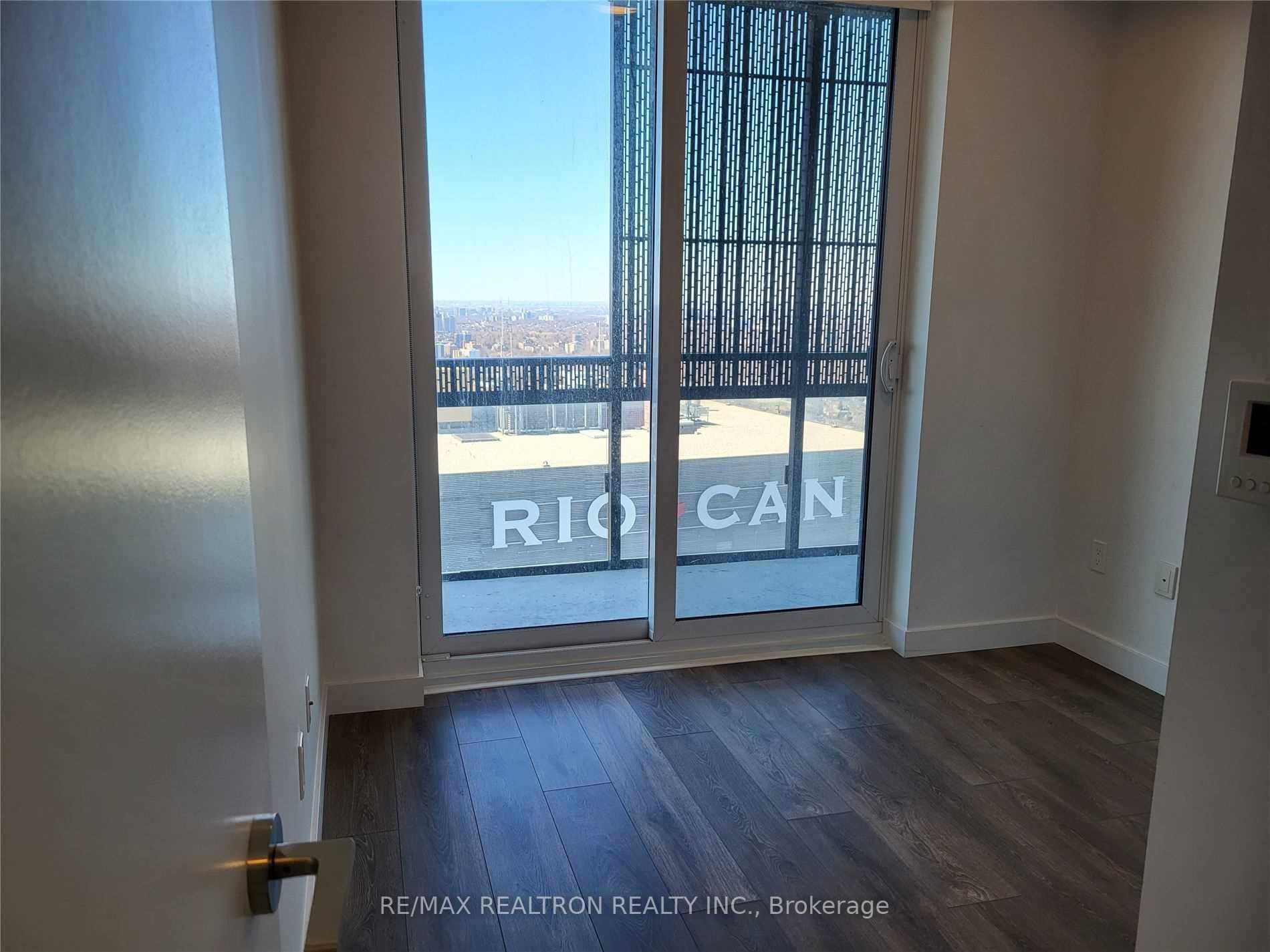 8 Eglinton Avenue E 4002 Property Photo 14