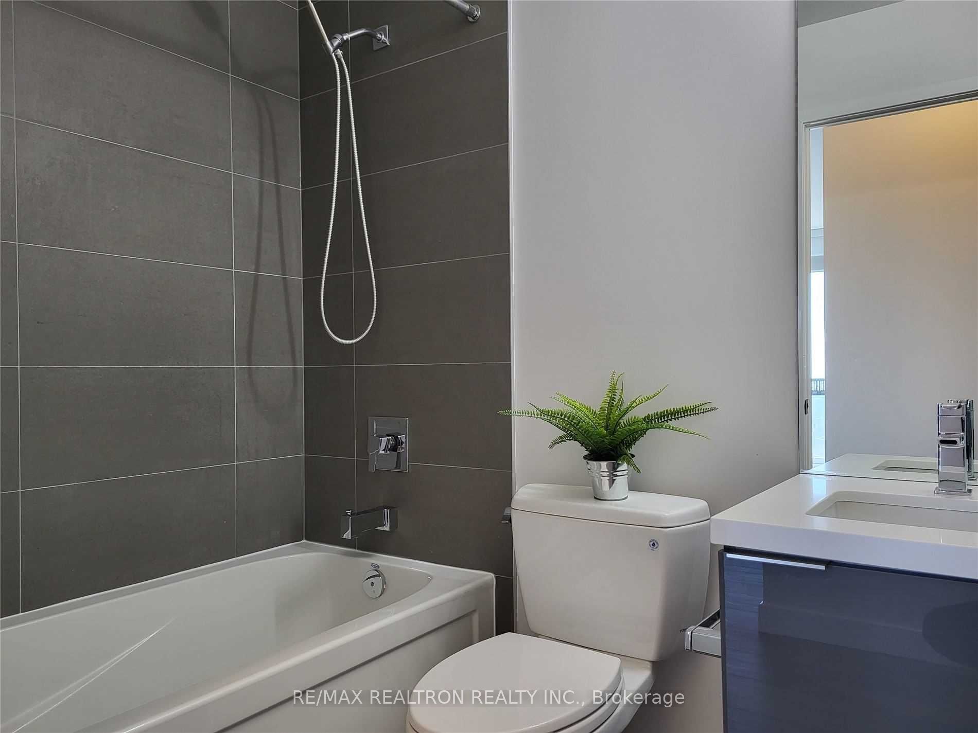 8 Eglinton Avenue E 4002 Property Photo 15