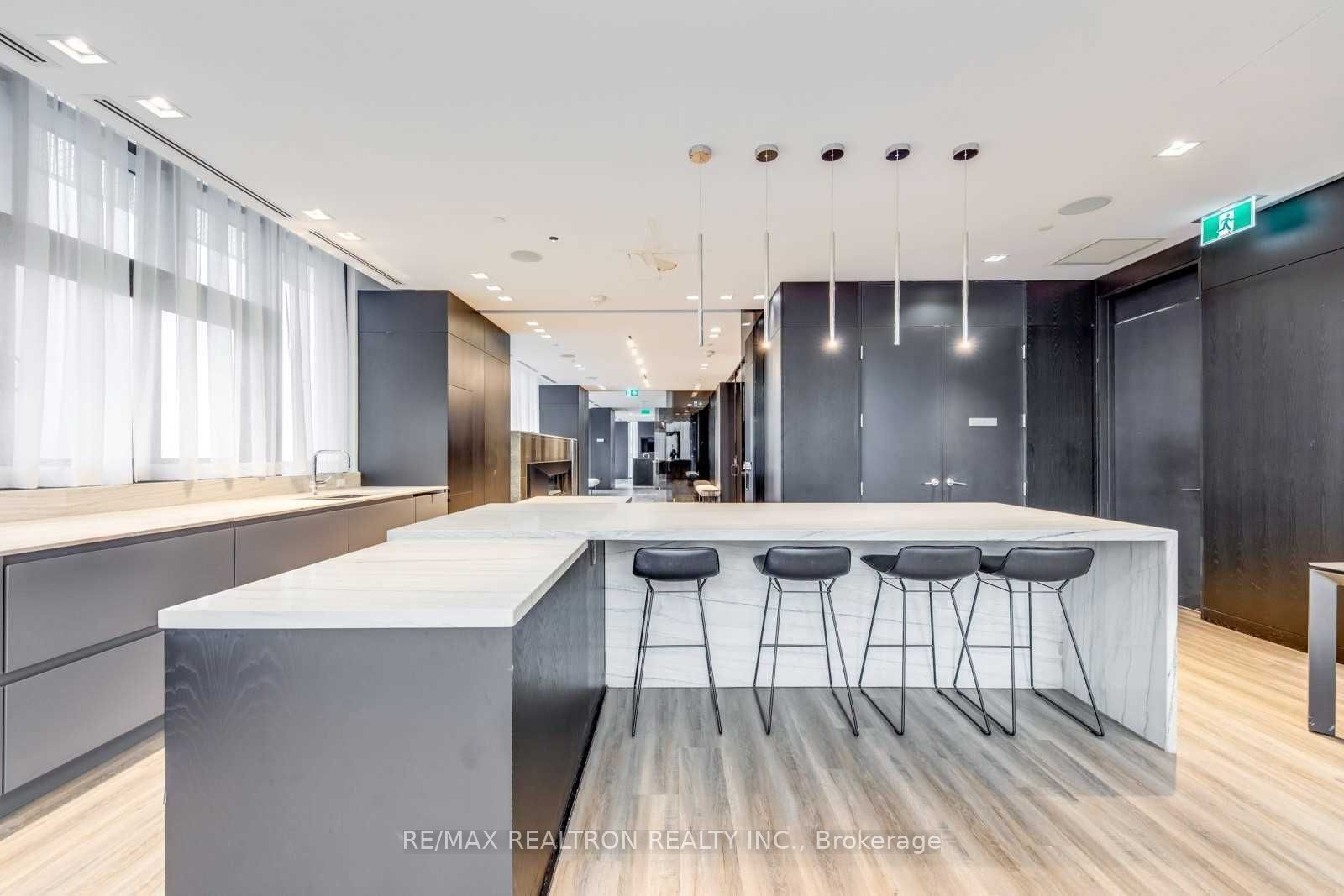 8 Eglinton Avenue E 4002 Property Photo 23