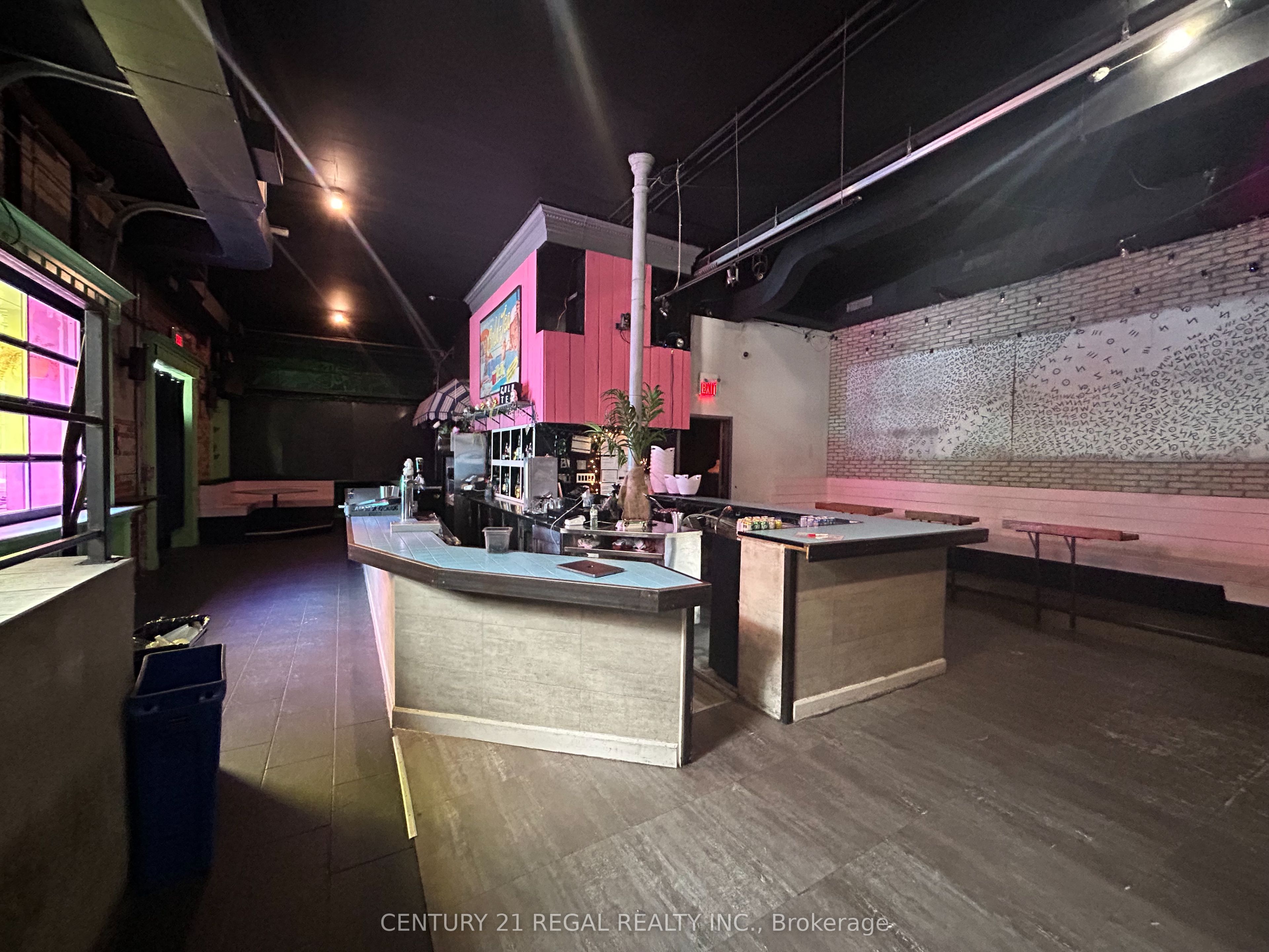 1186 Queen Street Property Photo 2
