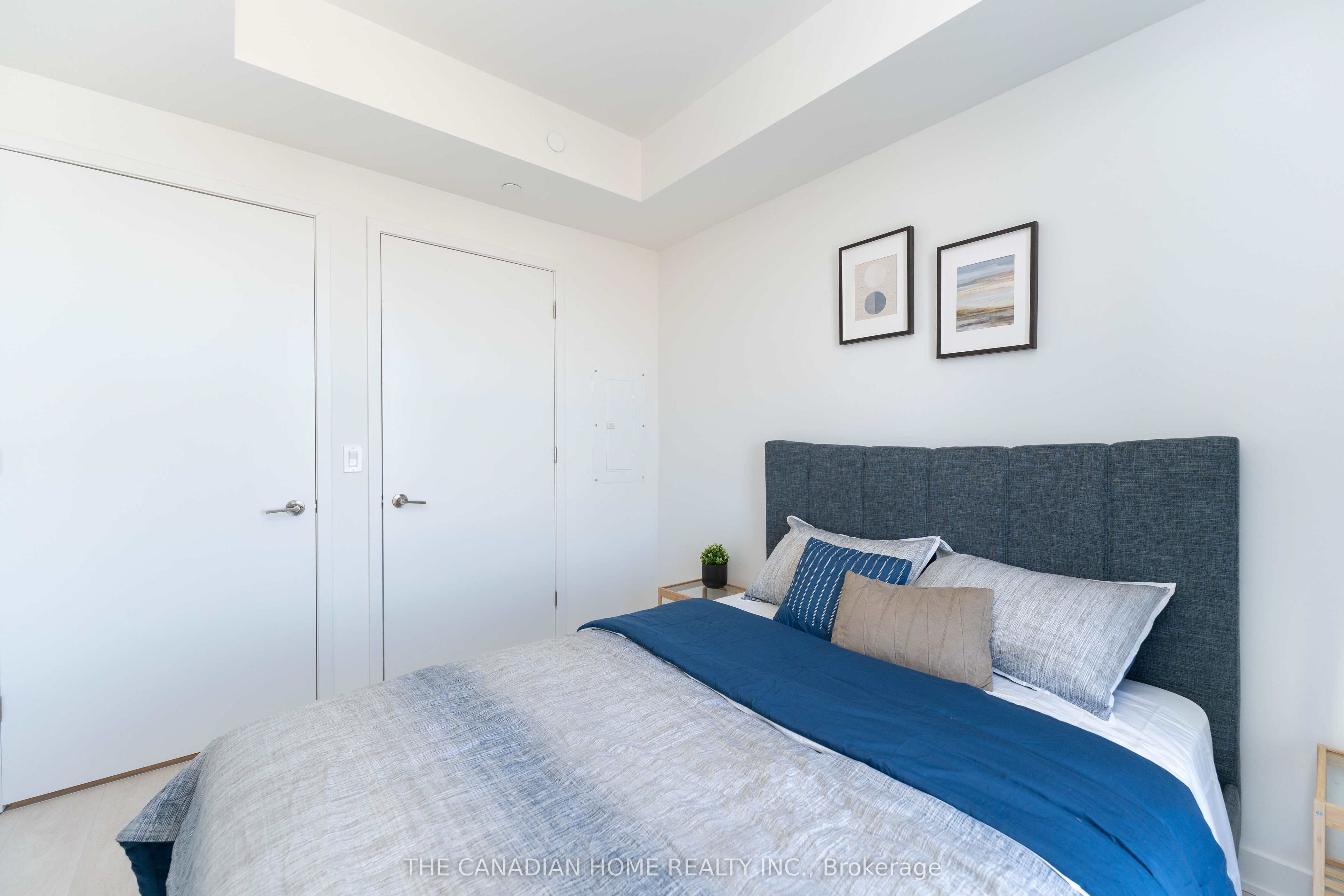 8 Tippett Road 1511 Property Photo 12