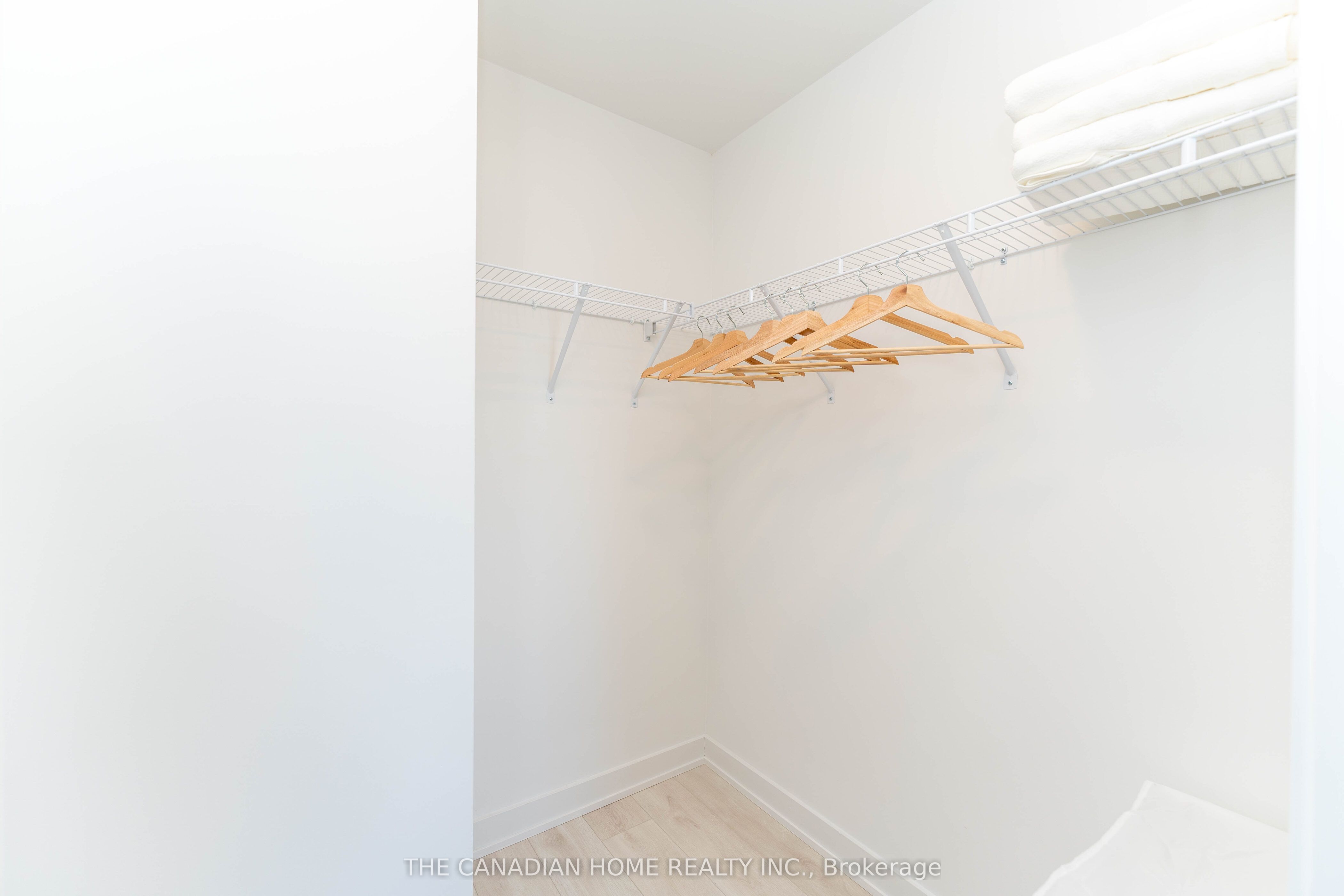 8 Tippett Road 1511 Property Photo 13