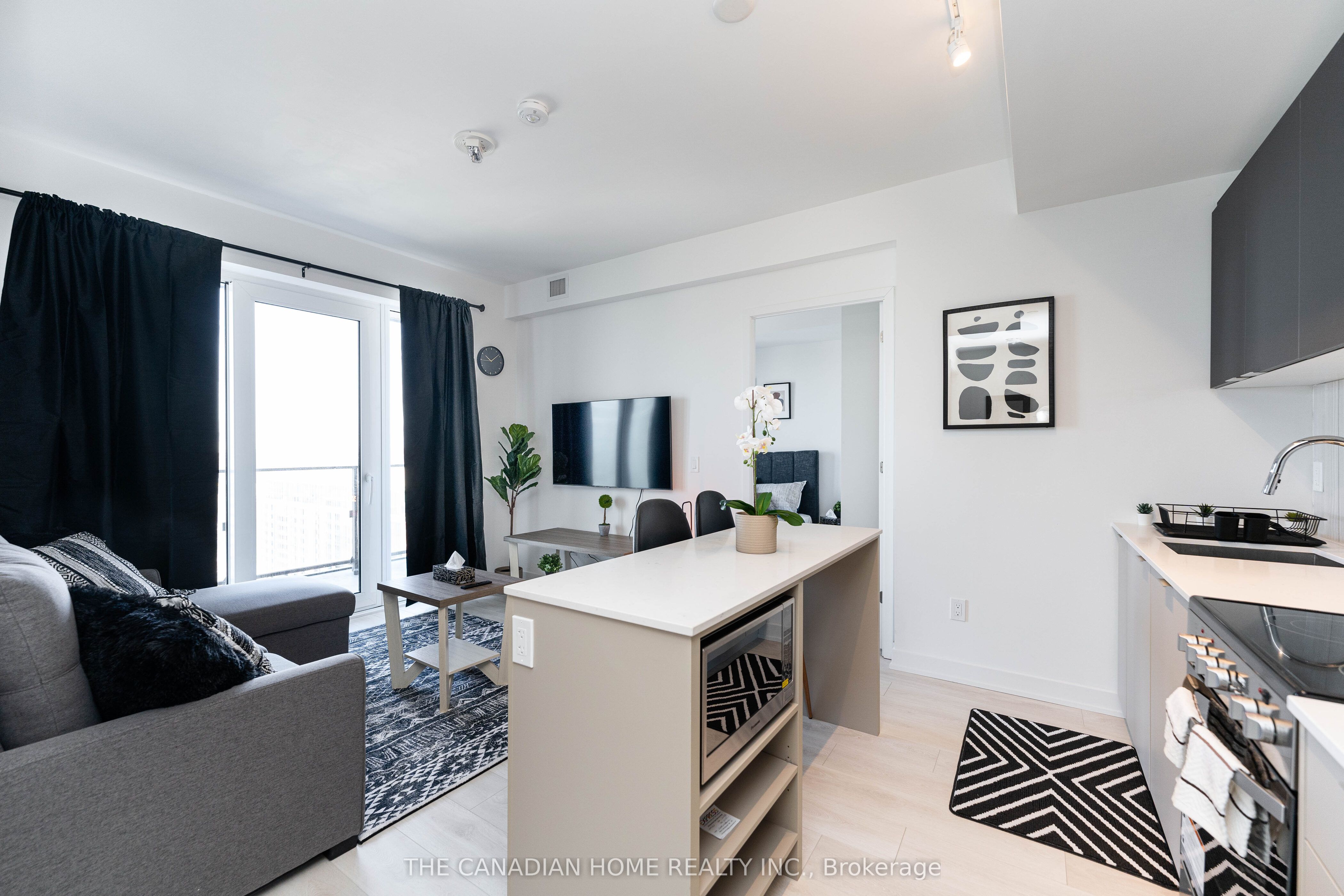 8 Tippett Road 1511 Property Photo 15