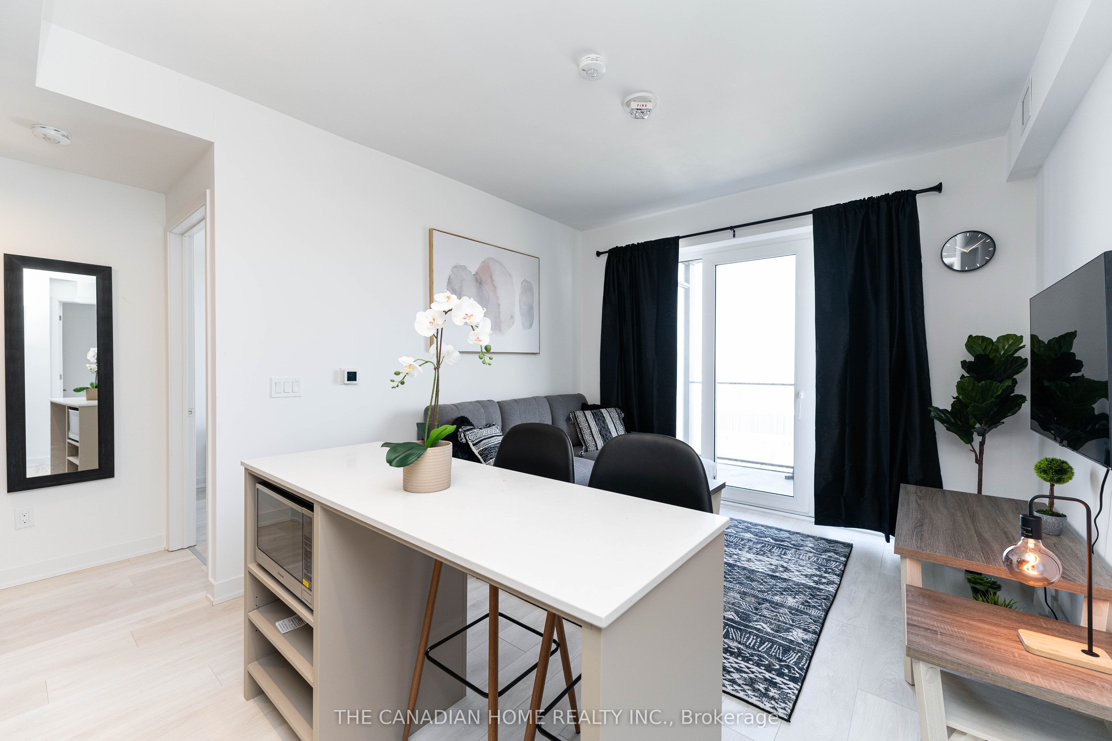 8 Tippett Road 1511 Property Photo 16