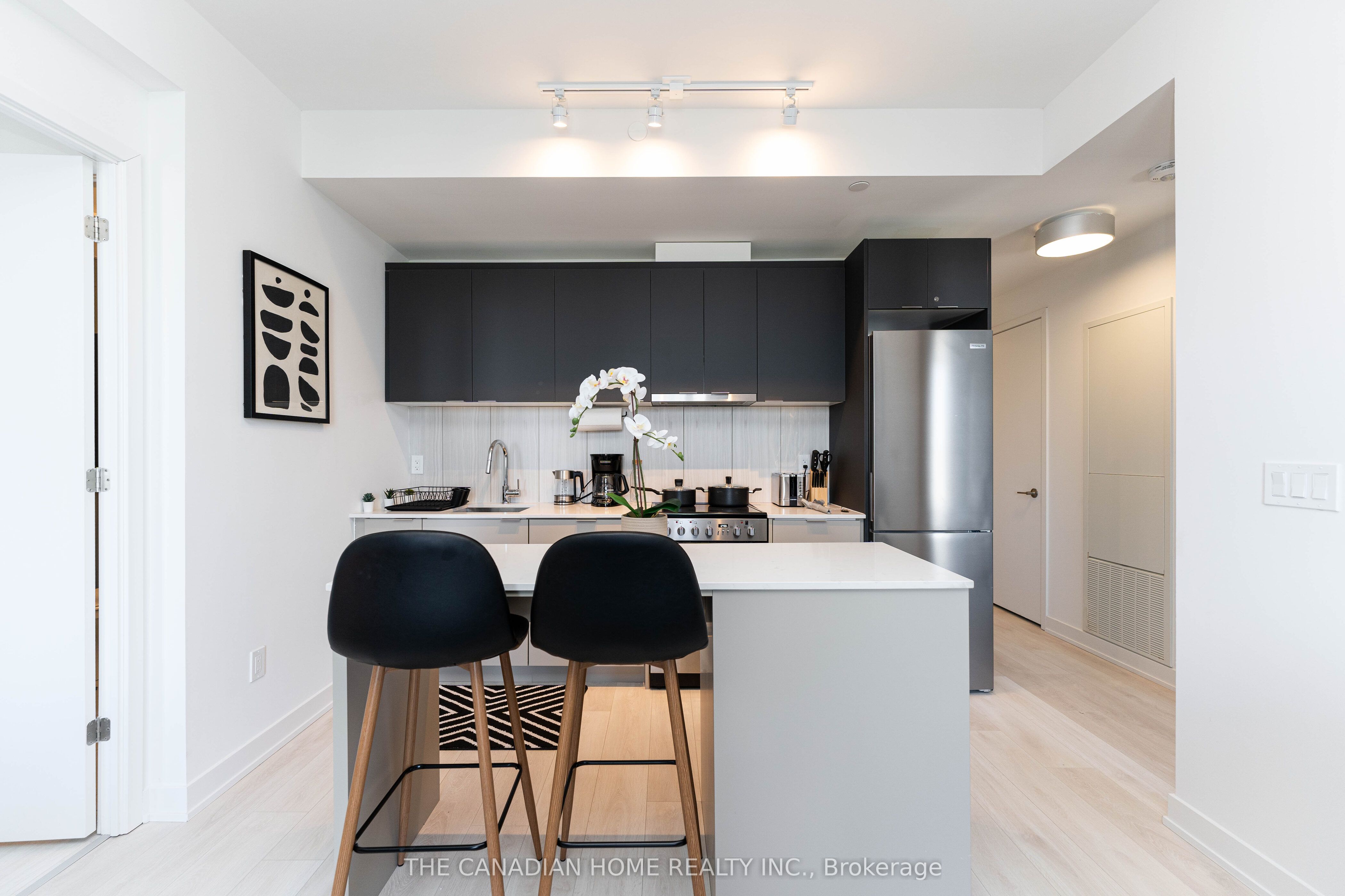 8 Tippett Road 1511 Property Photo 19