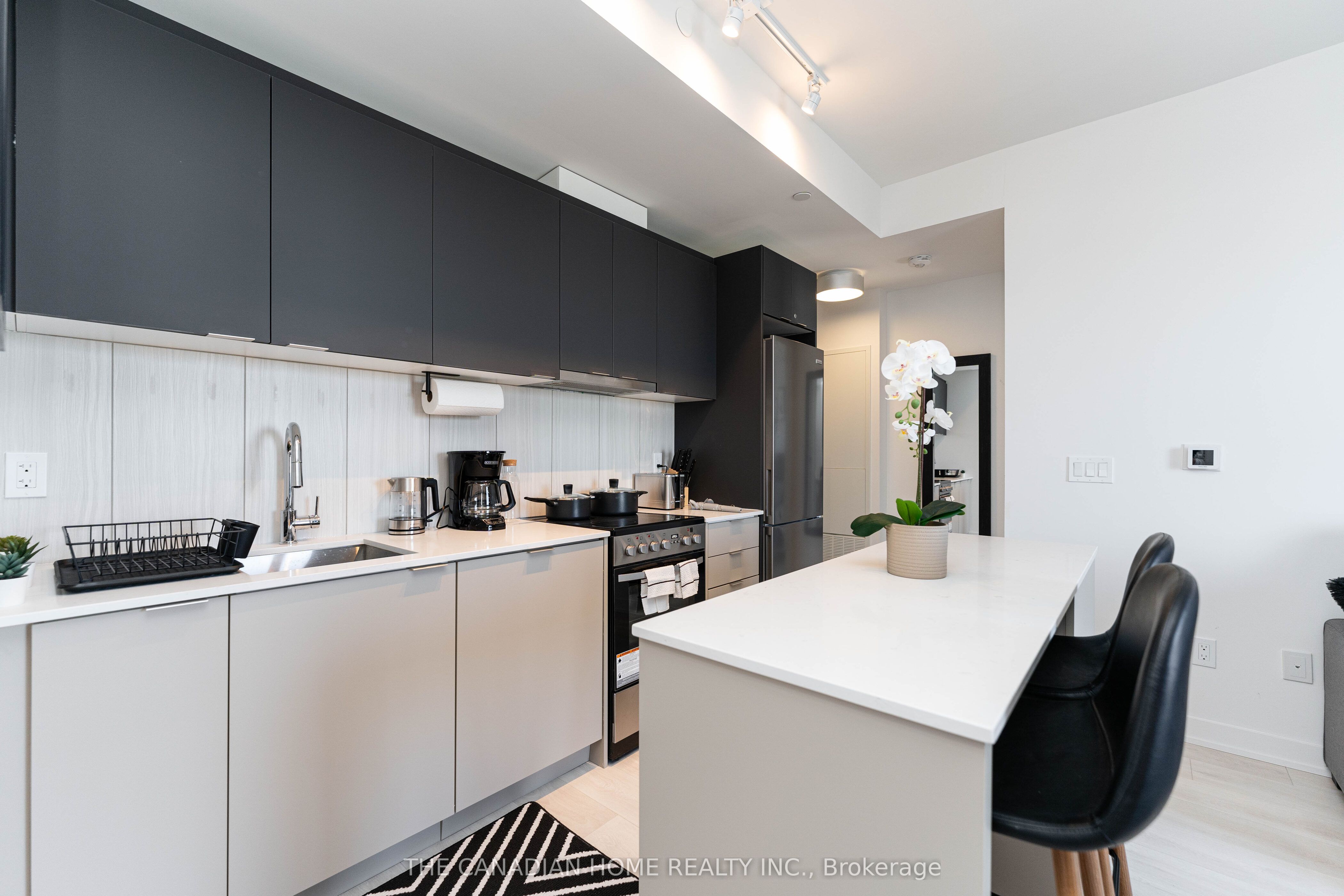 8 Tippett Road 1511 Property Photo 20