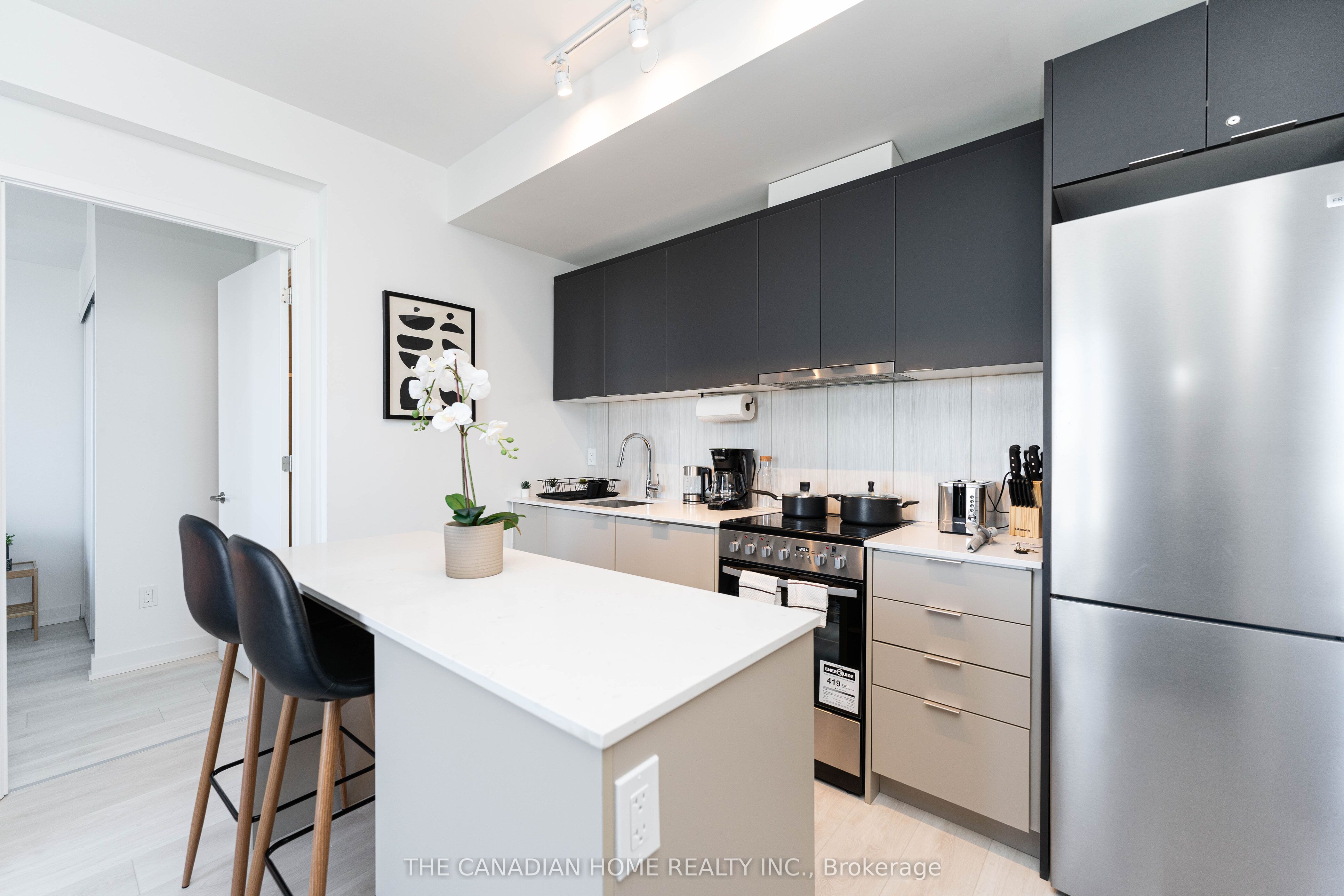8 Tippett Road 1511 Property Photo 21