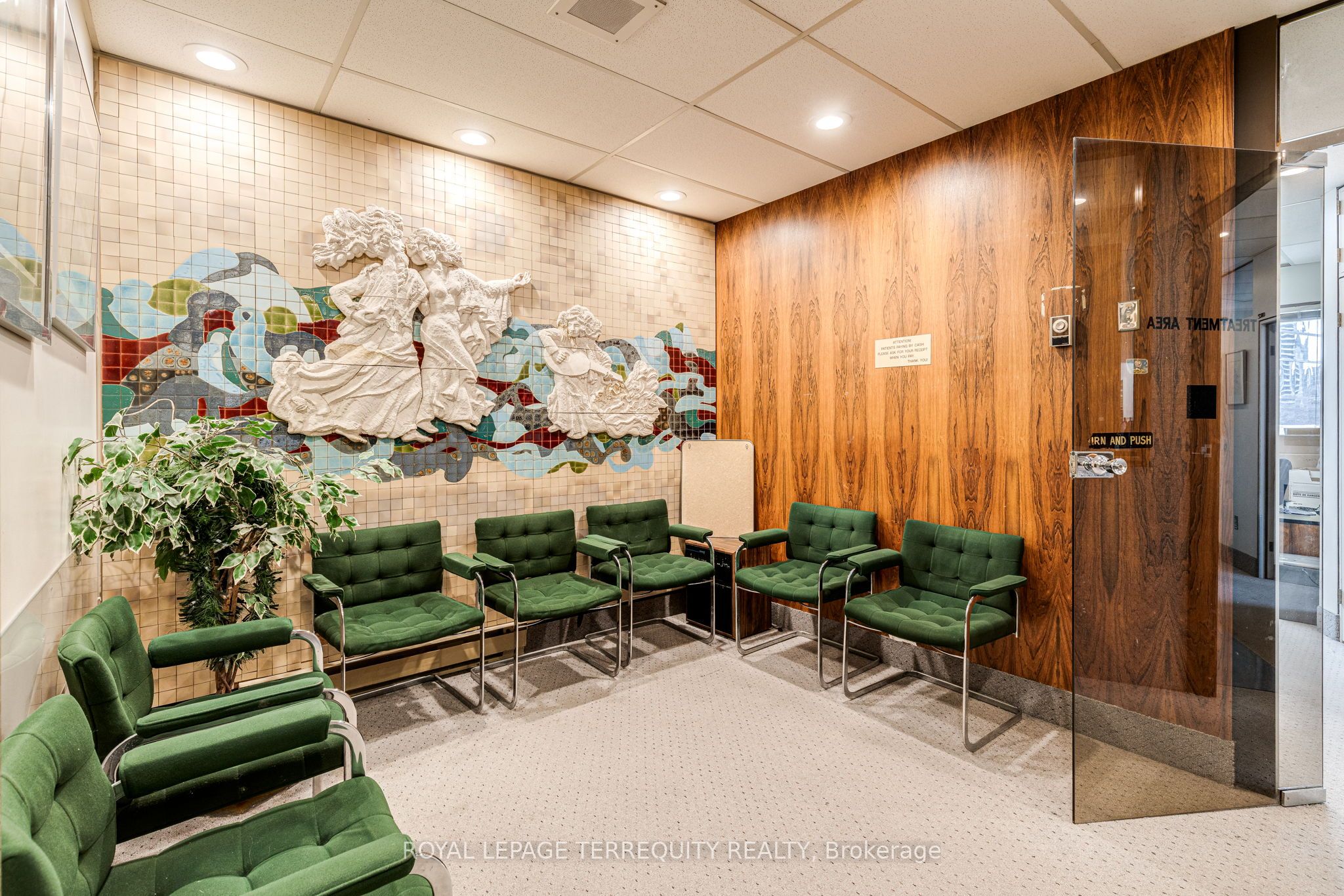 #401 - 600 Sherbourne Street Property Photo 1