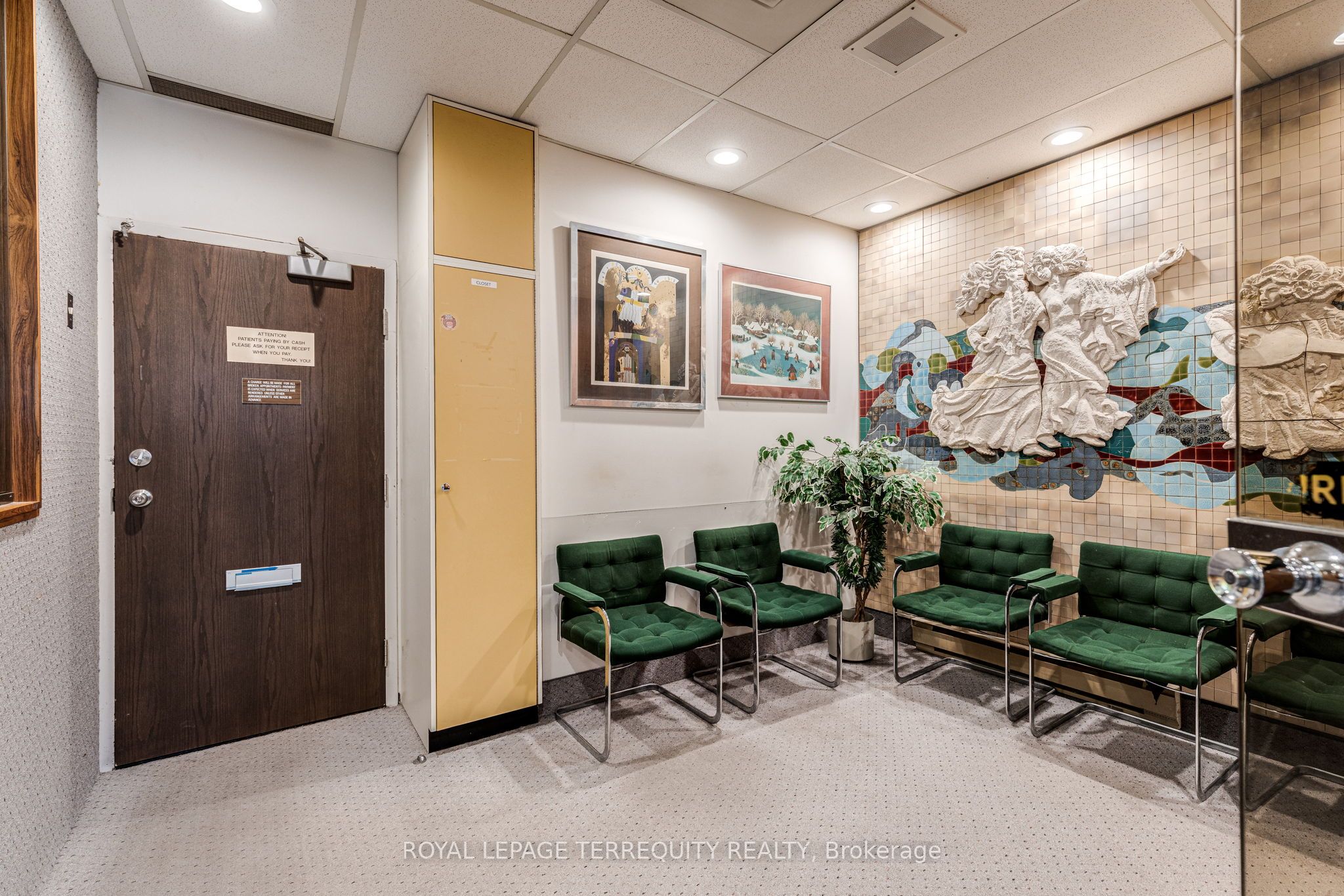 #401 - 600 Sherbourne Street Property Photo 2