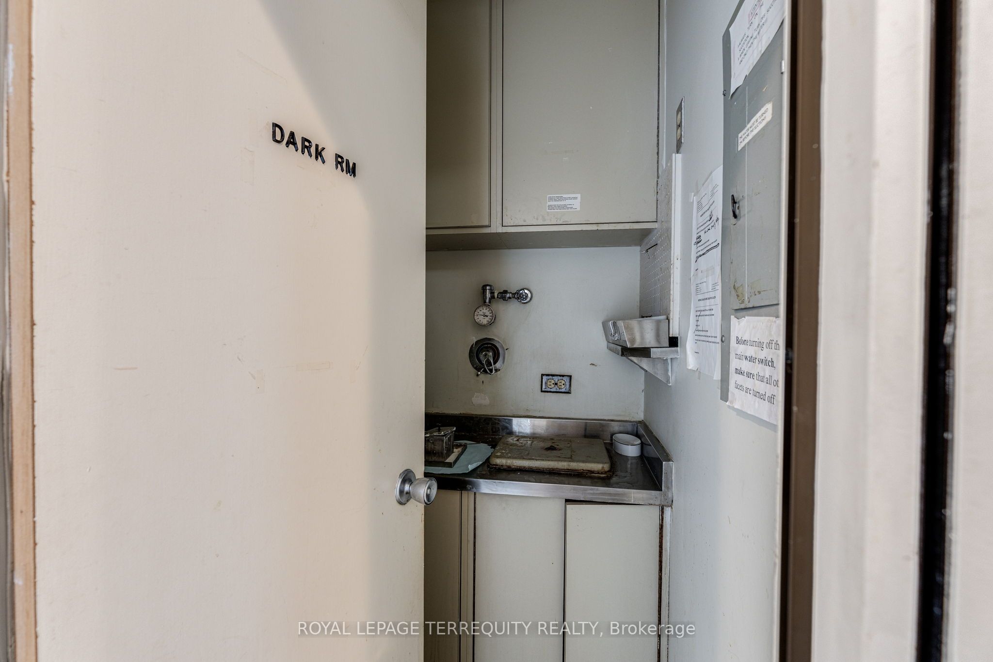 #401 - 600 Sherbourne Street Property Photo 14