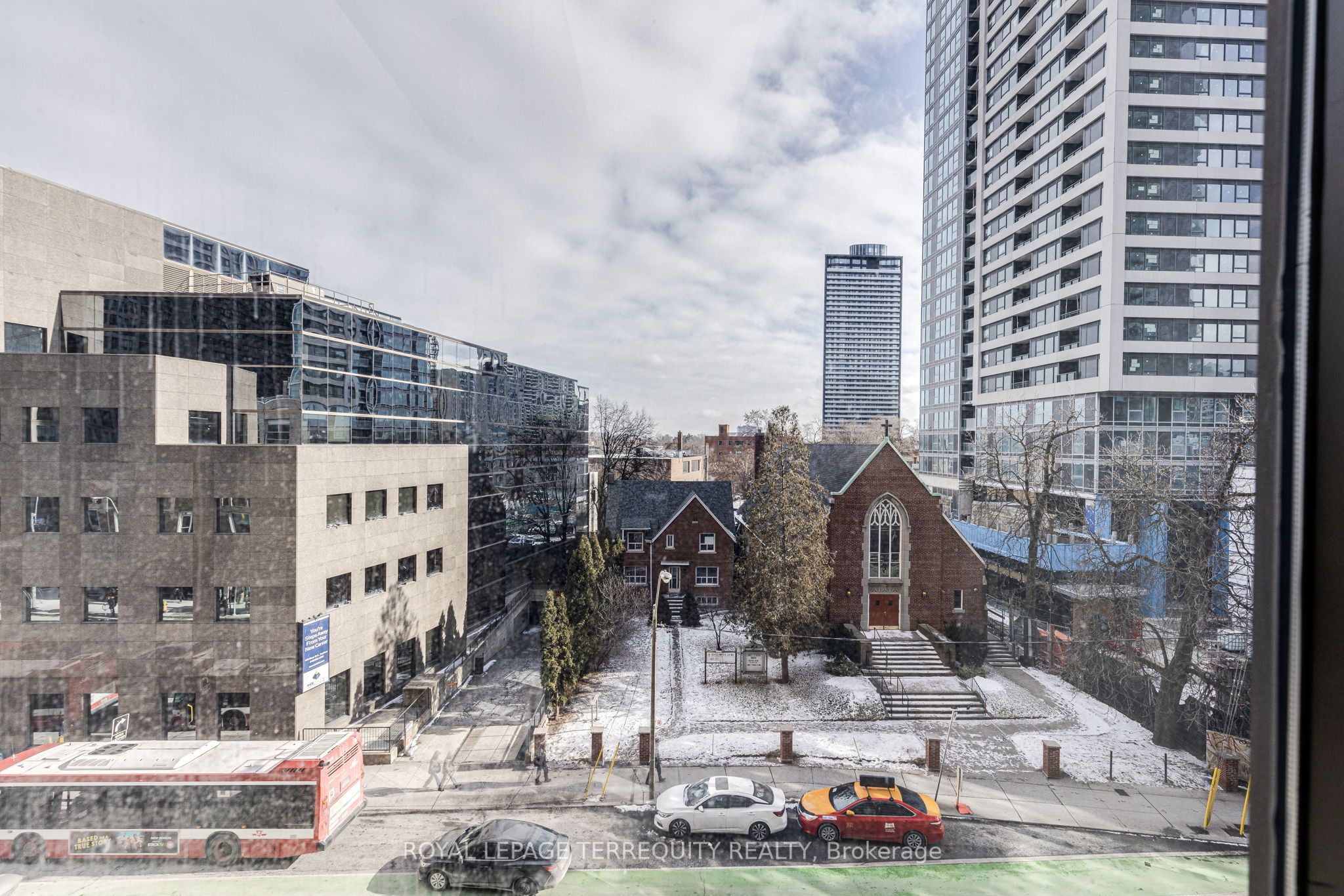 #401 - 600 Sherbourne Street Property Photo 18