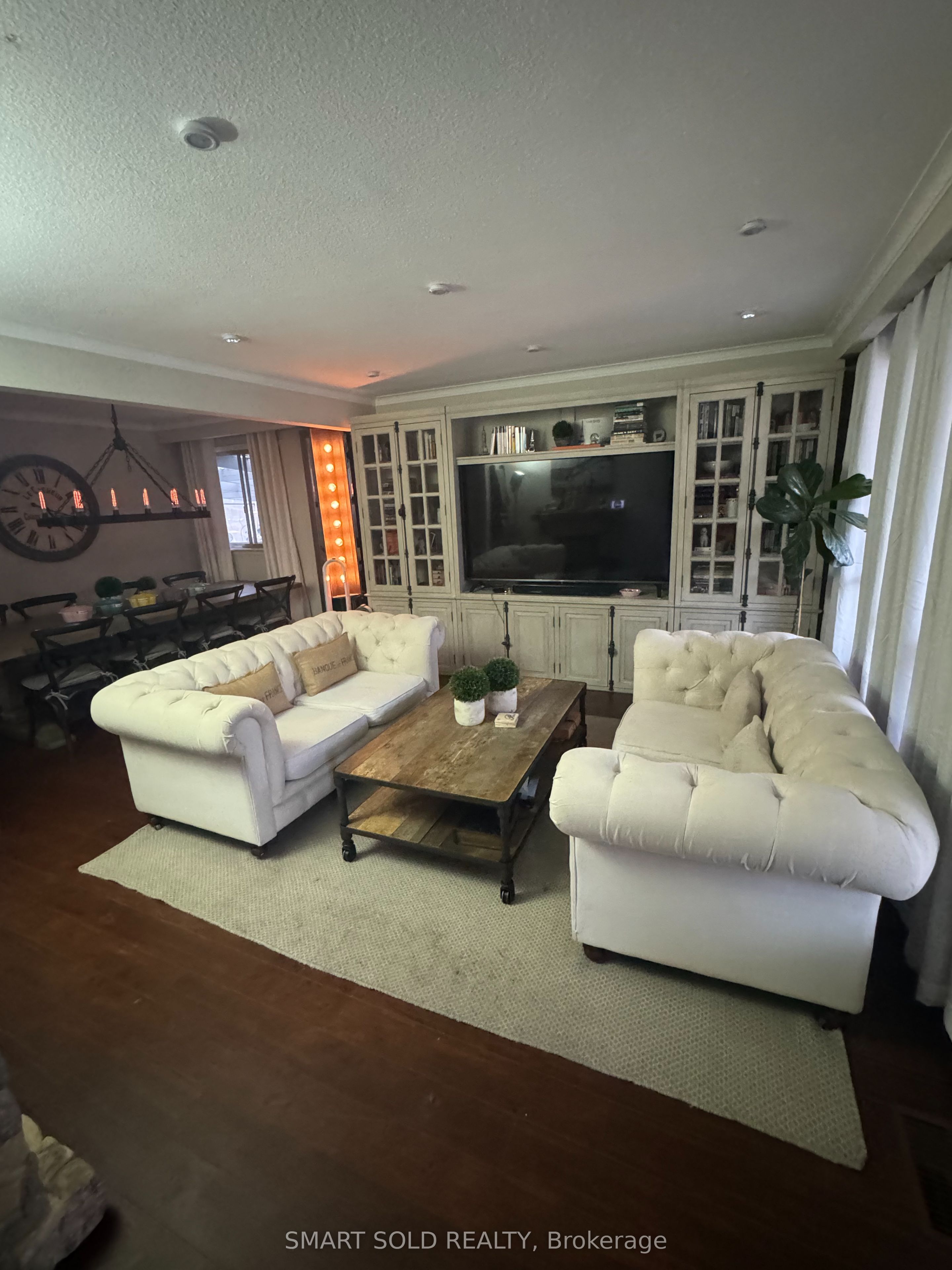 482 Ruth Avenue N Property Photo 2