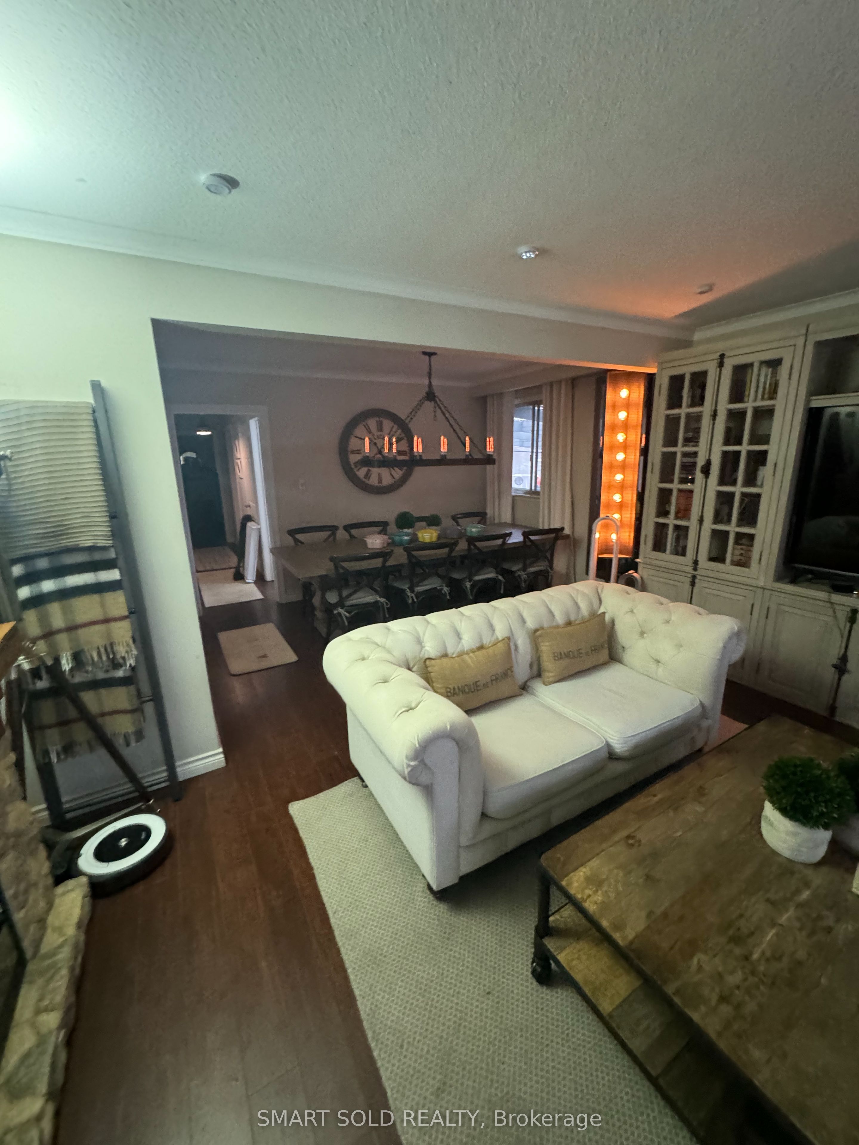 482 Ruth Avenue N Property Photo 8