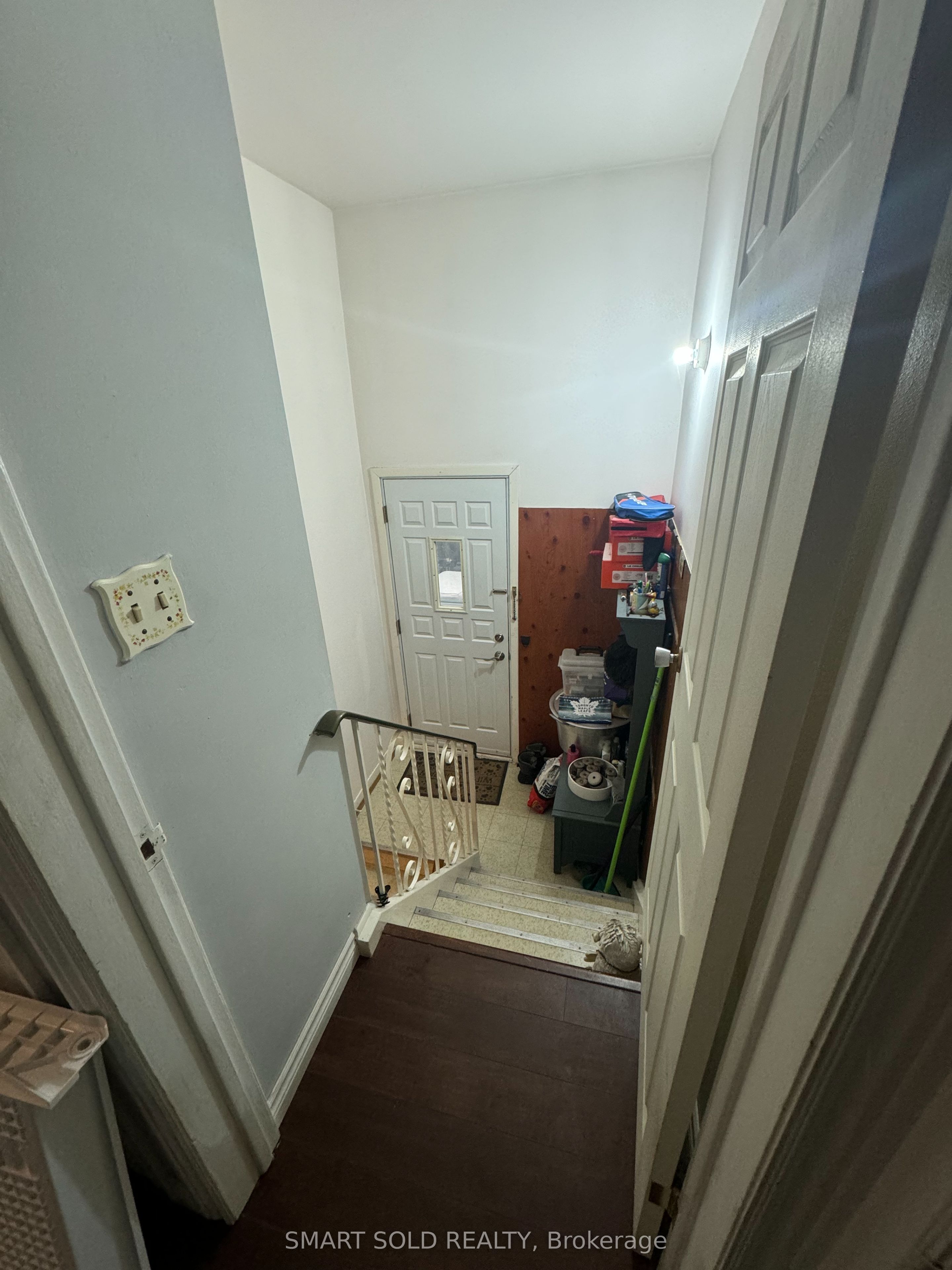 482 Ruth Avenue N Property Photo 9