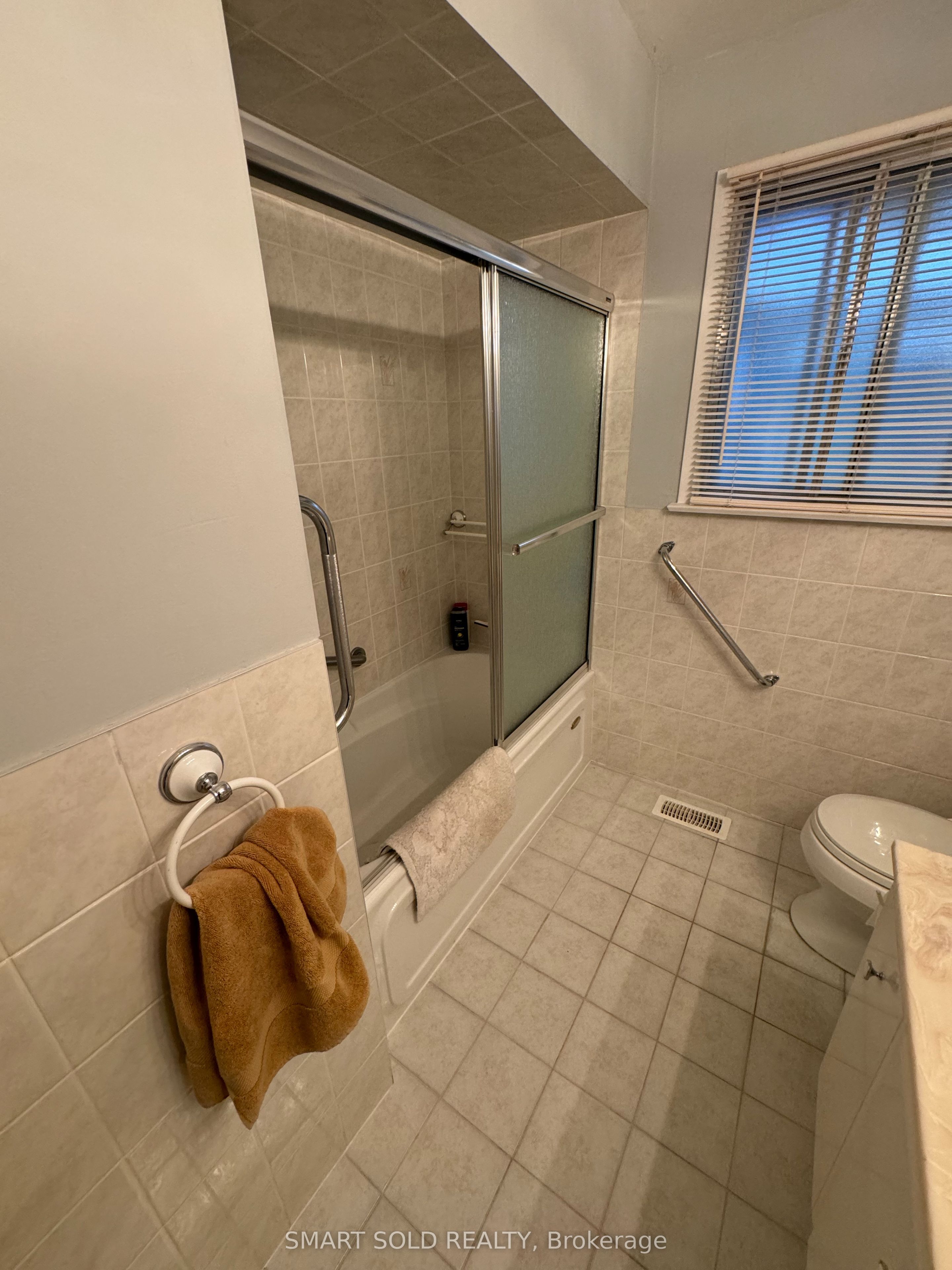 482 Ruth Avenue N Property Photo 13