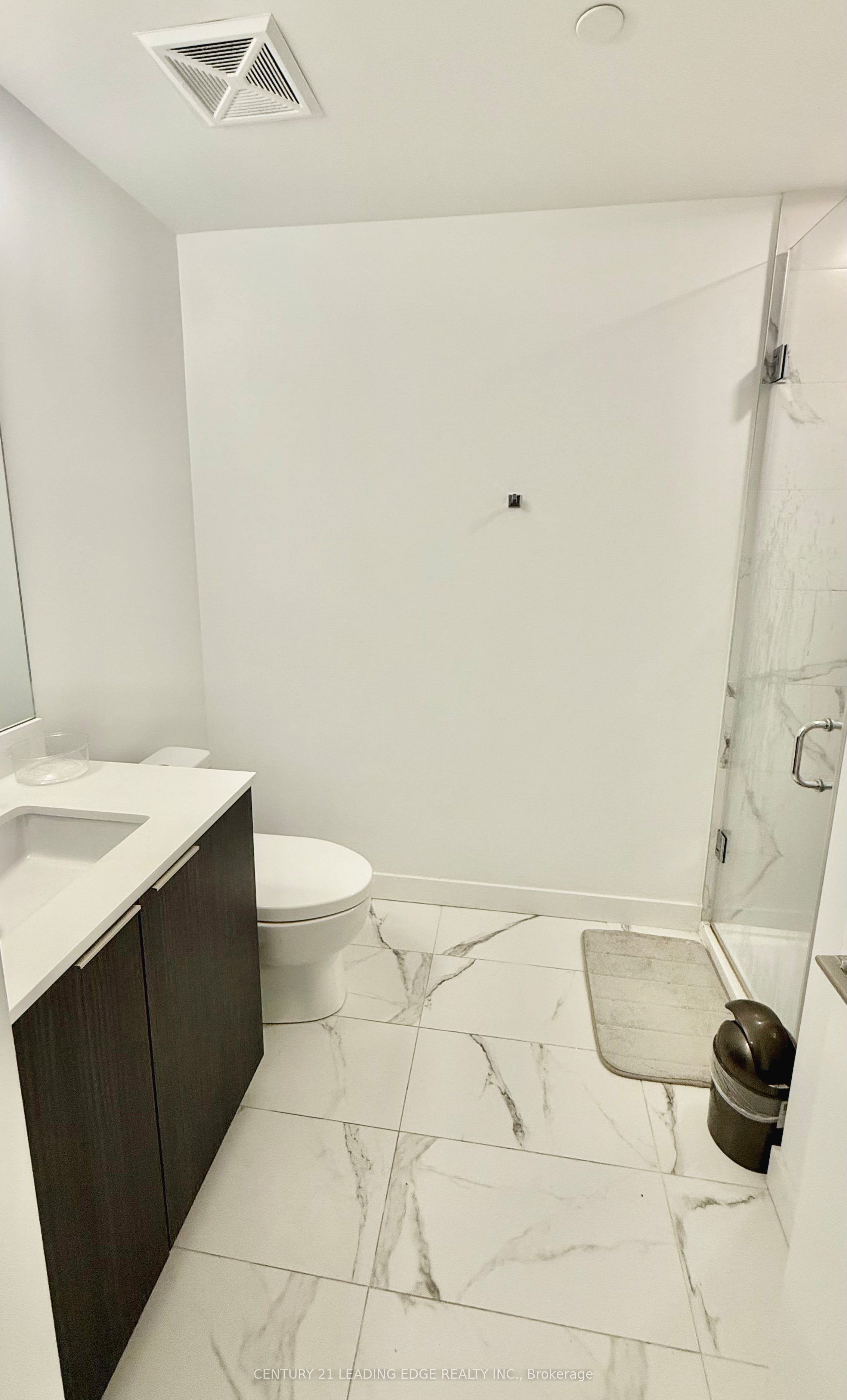 #404 - 8 Olympic Garden Drive Property Photo 10