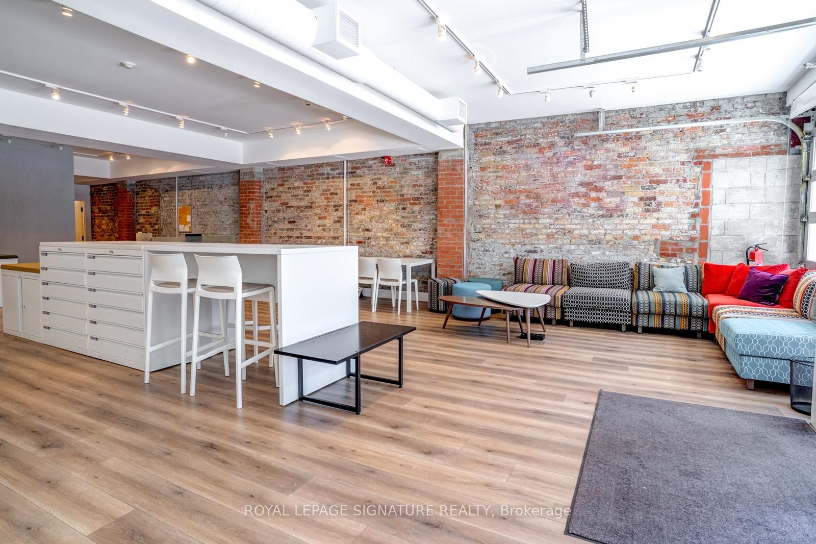 #main - 926 King Street Property Photo 7