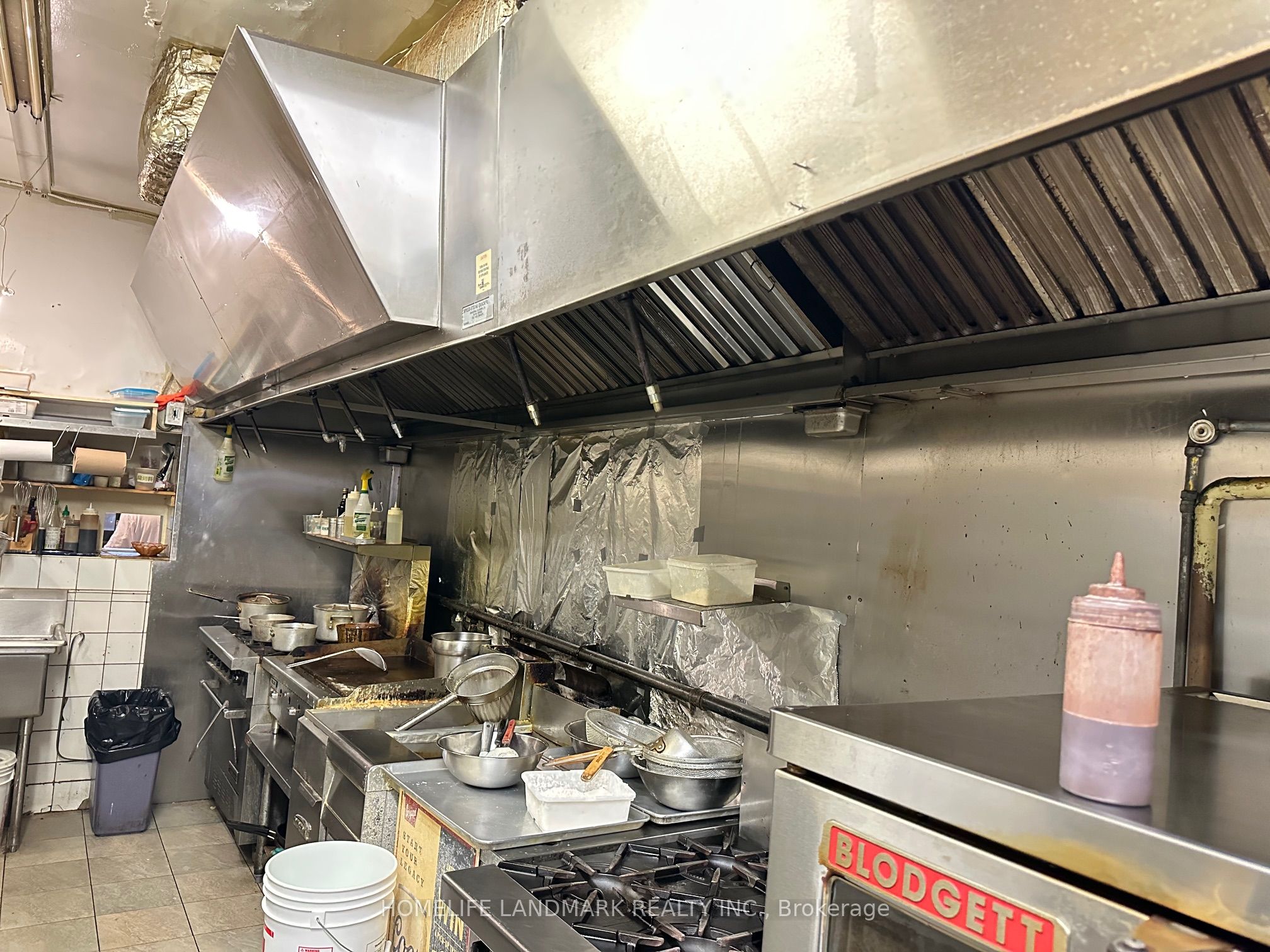 3187 Yonge Street Property Photo 1