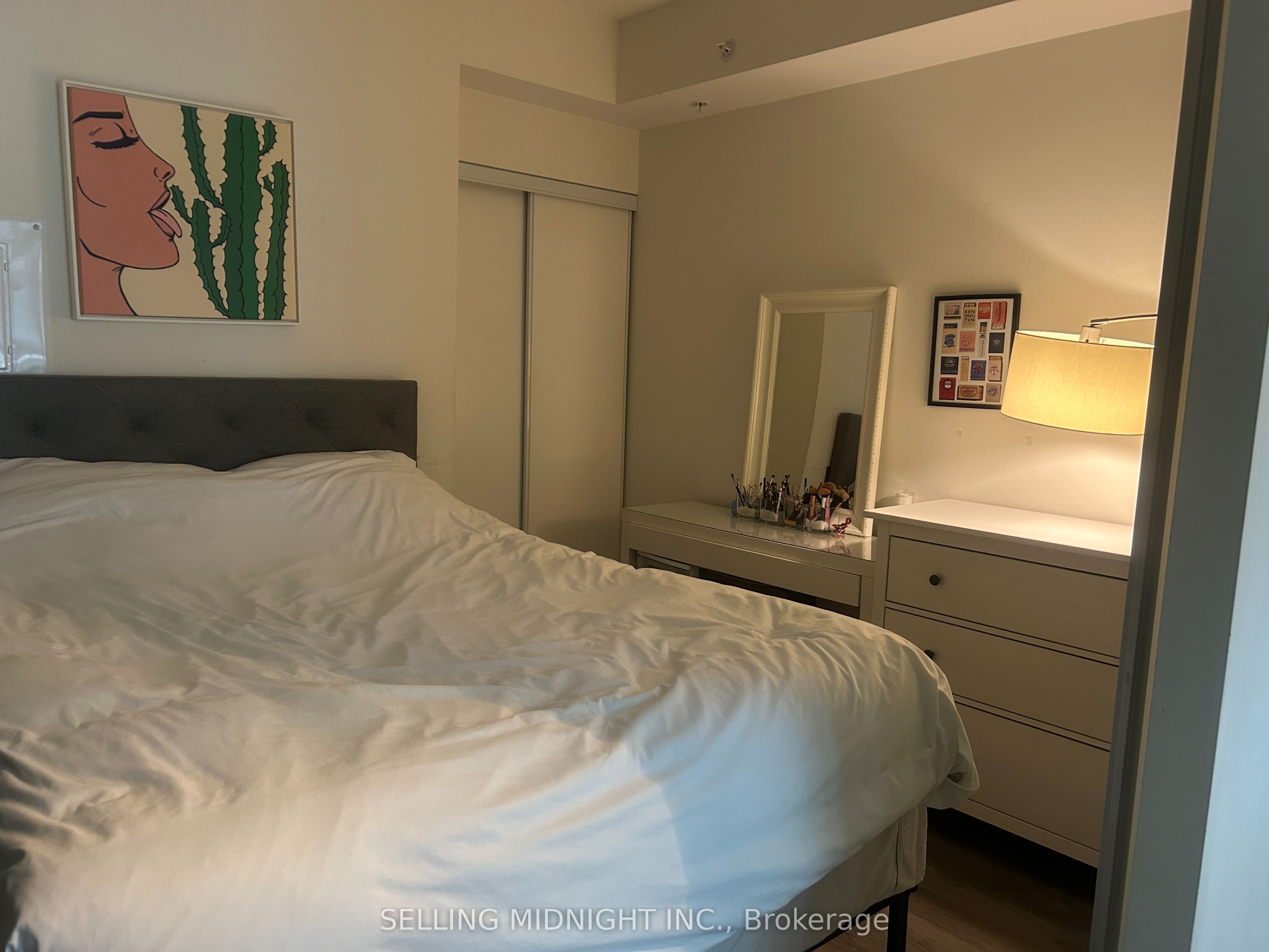 #1404 - 20 Joe Shuster Way Property Photo 10
