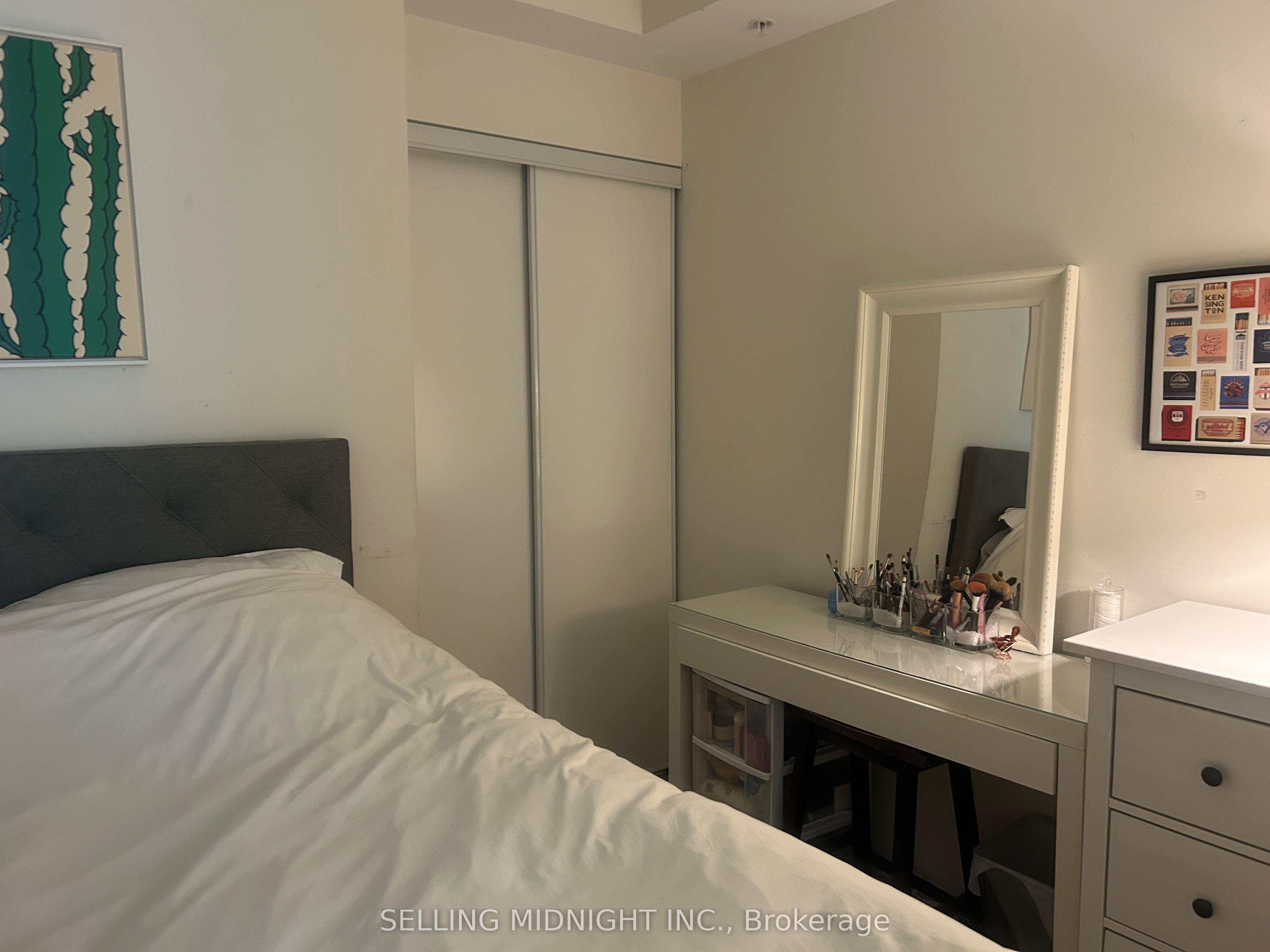 #1404 - 20 Joe Shuster Way Property Photo 13