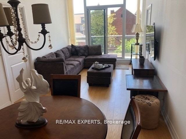 530 St Clair Avenue W 302 Property Photo 6