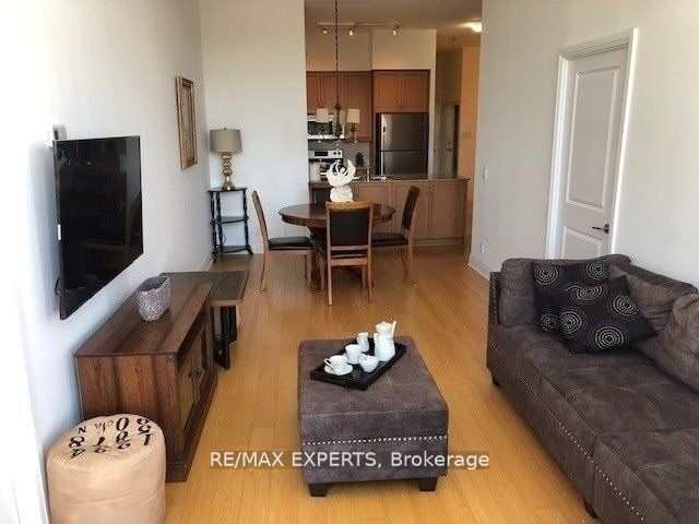 530 St Clair Avenue W 302 Property Photo 7