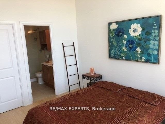 530 St Clair Avenue W 302 Property Photo 12