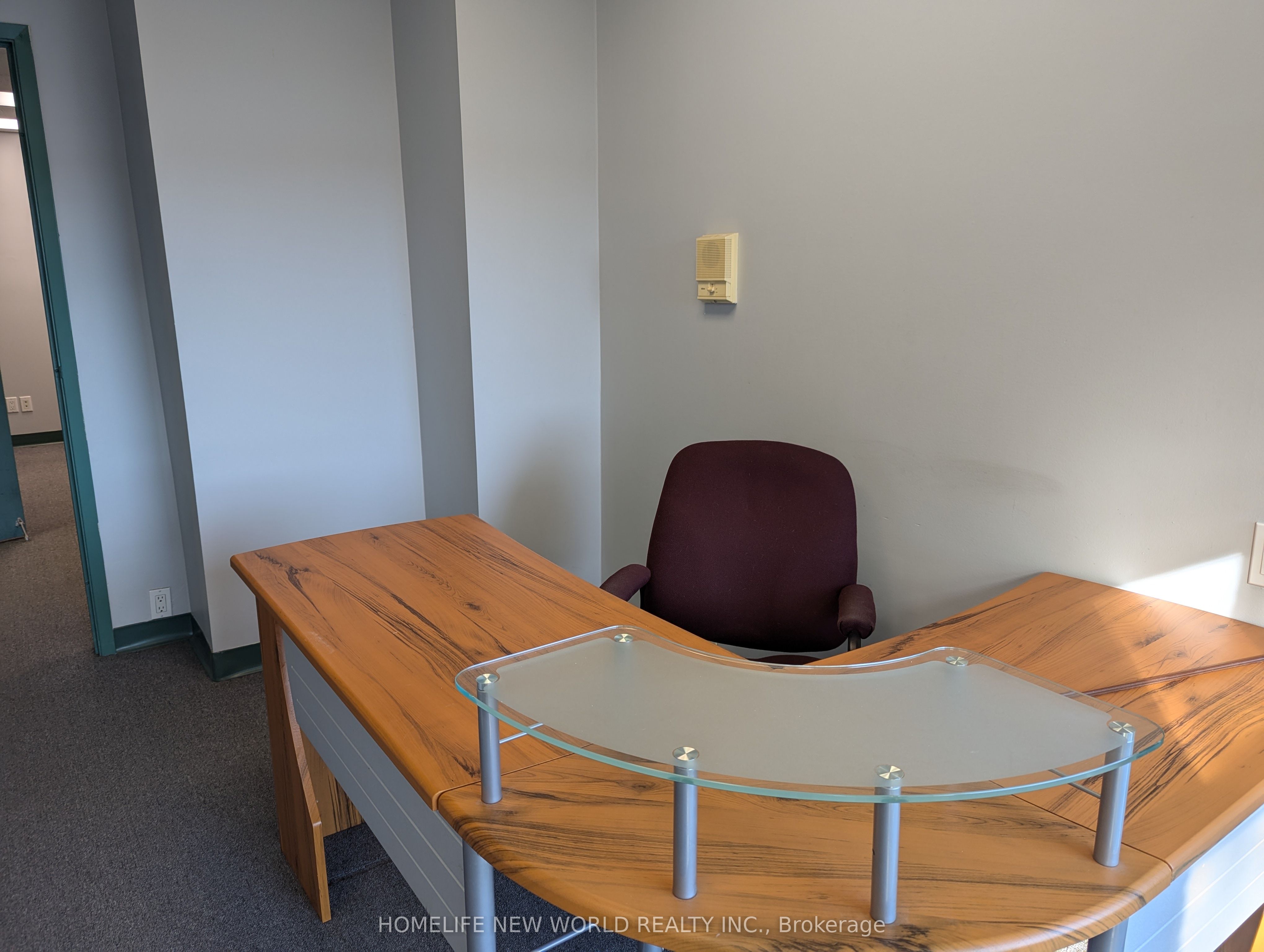 #501b - 1315 Lawrence Avenue Property Photo 5