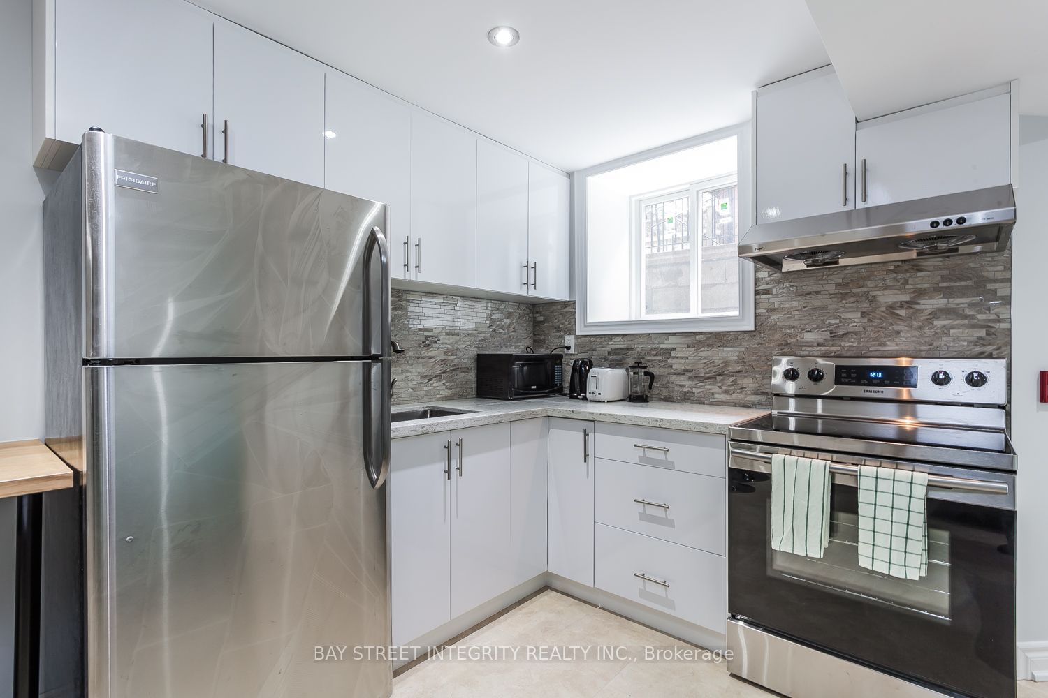 77 Homewood Avenue Property Photo 6