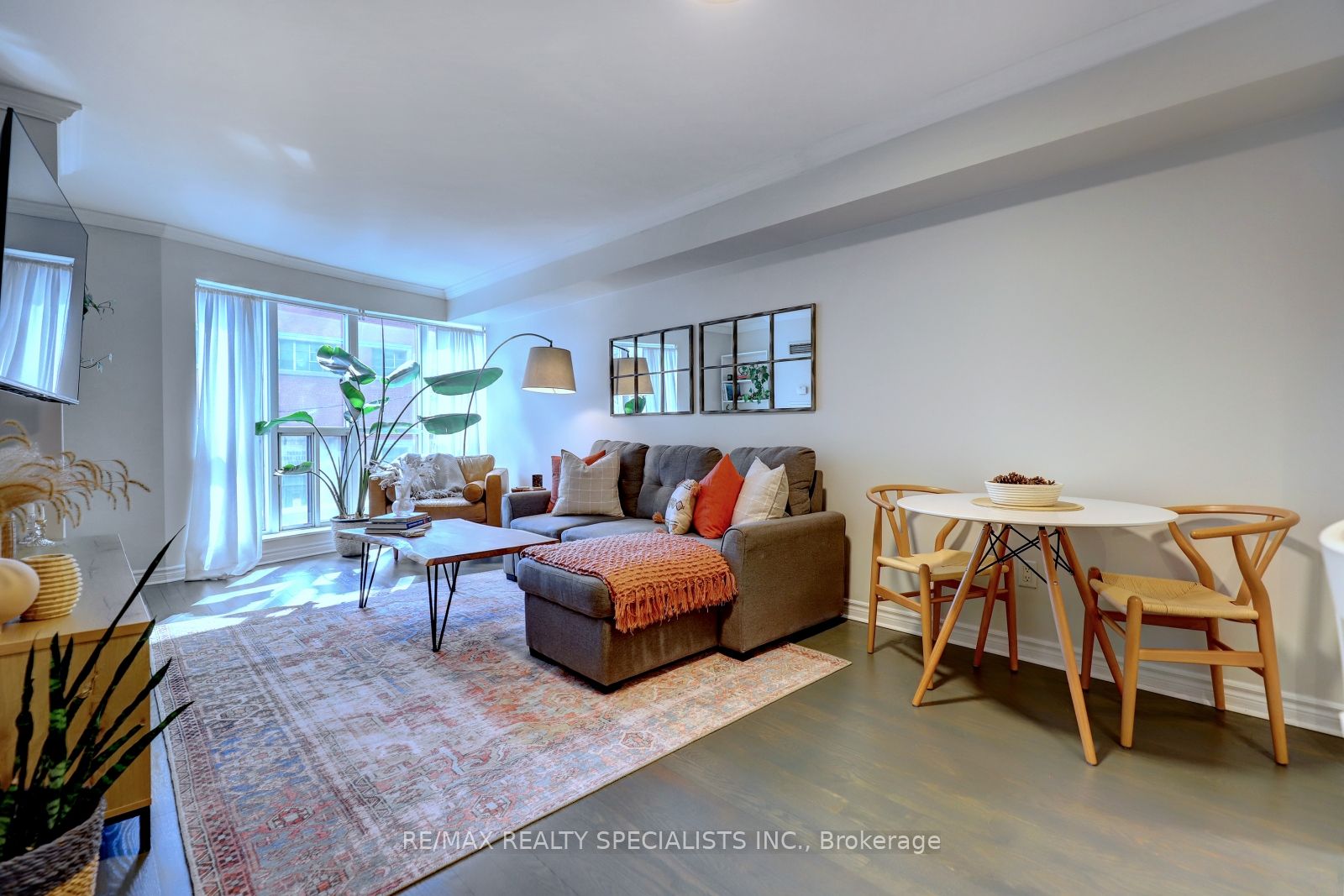 #237 - 250 Wellington Street Property Photo 1