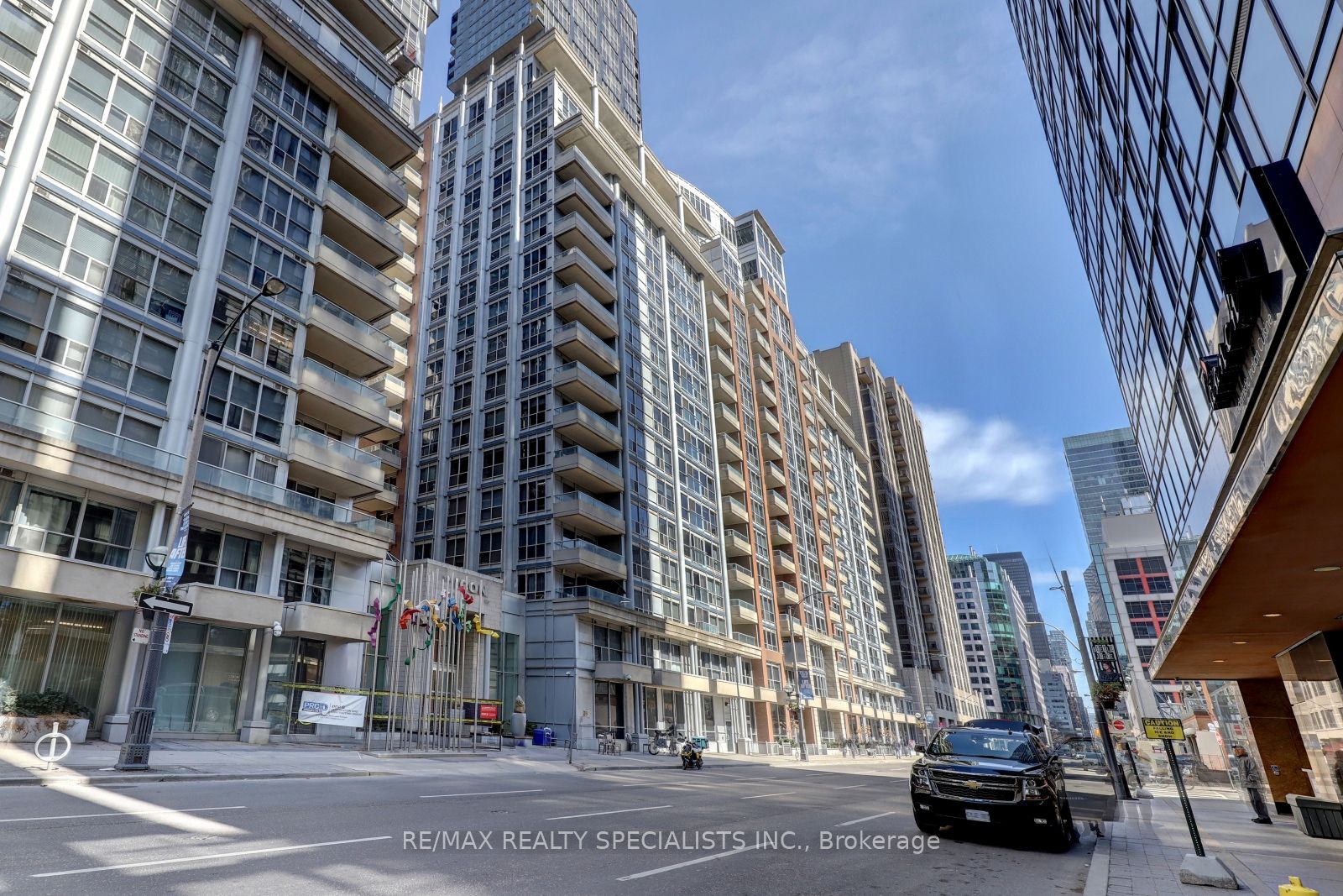 #237 - 250 Wellington Street Property Photo 2