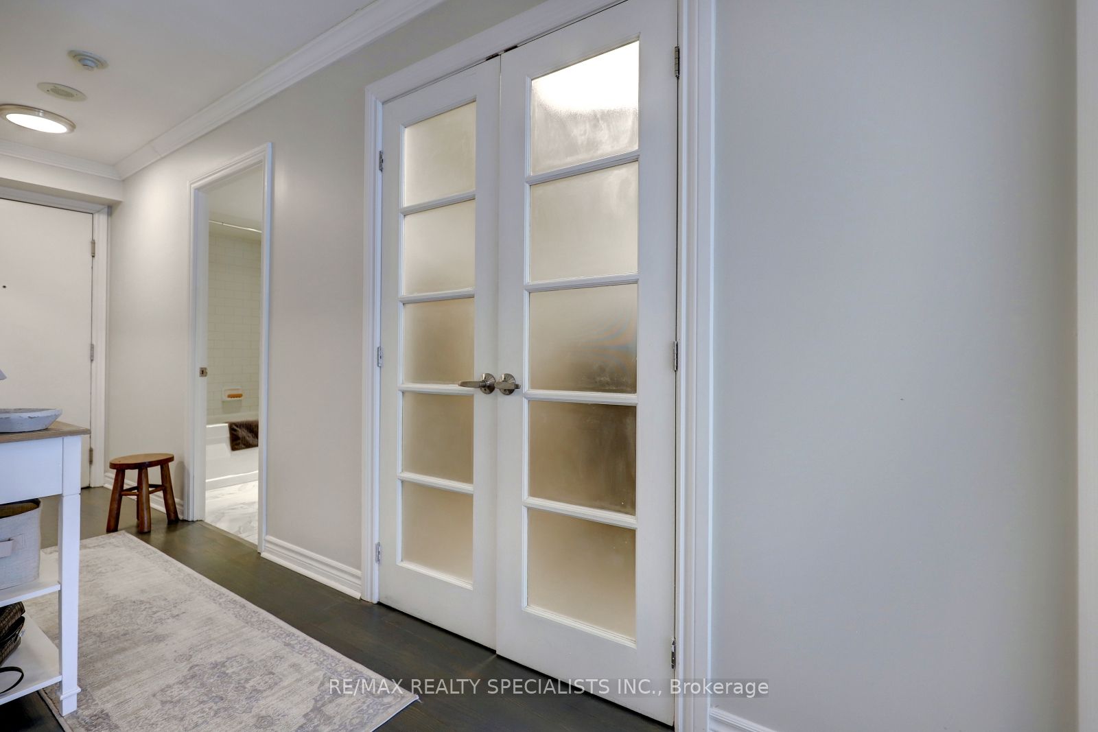 #237 - 250 Wellington Street Property Photo 8