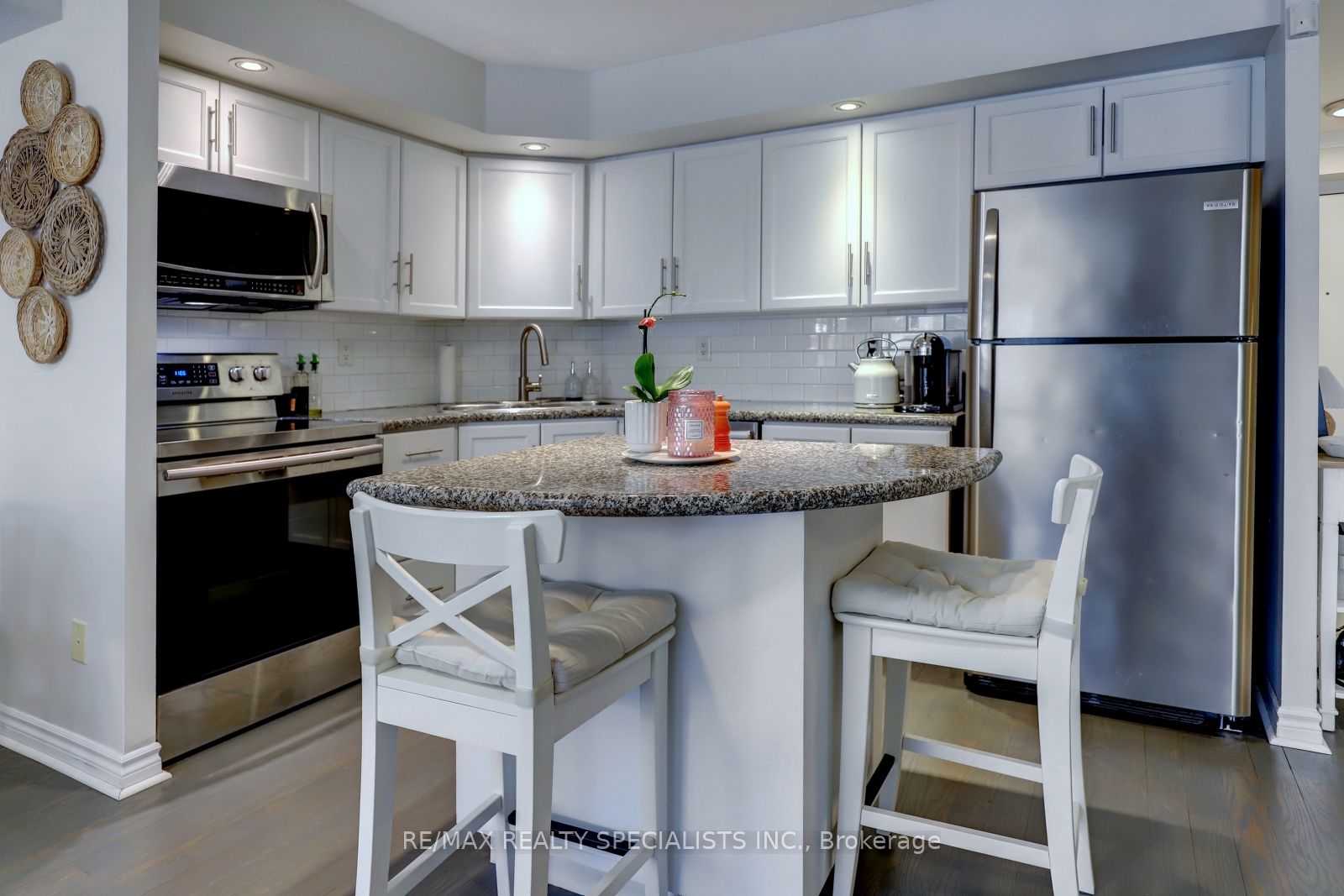 #237 - 250 Wellington Street Property Photo 15