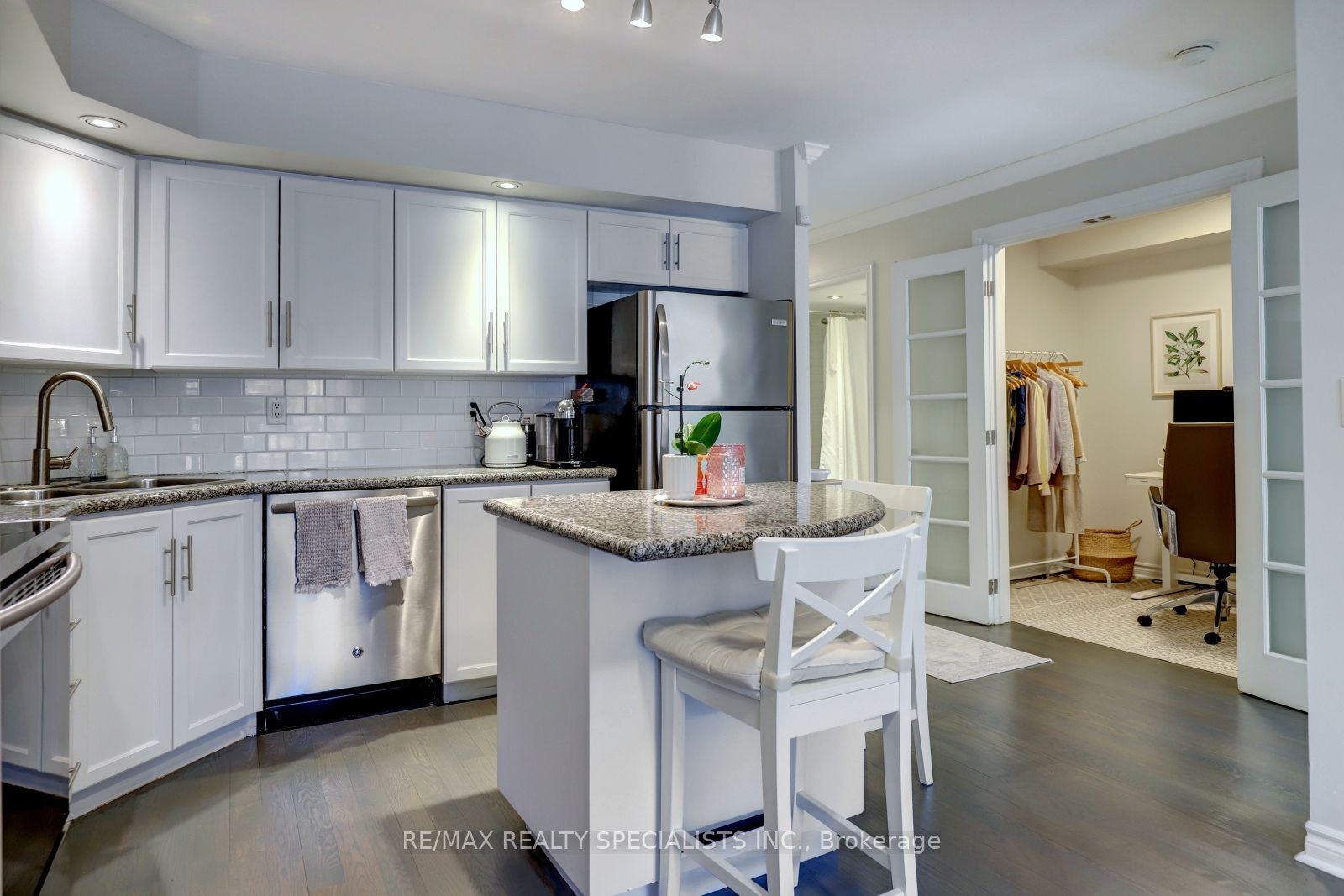 #237 - 250 Wellington Street Property Photo 17