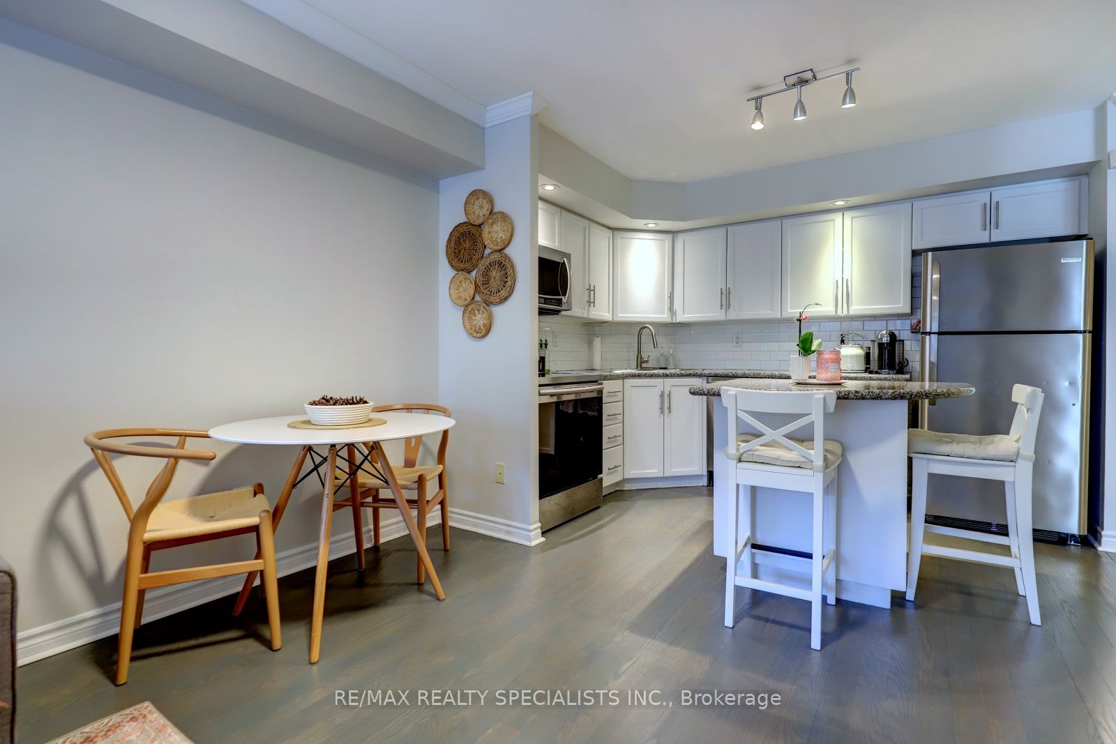 #237 - 250 Wellington Street Property Photo 18