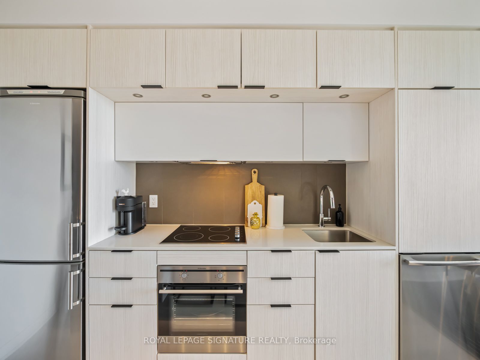 #1204 - 170 Sumach Street Property Photo 6