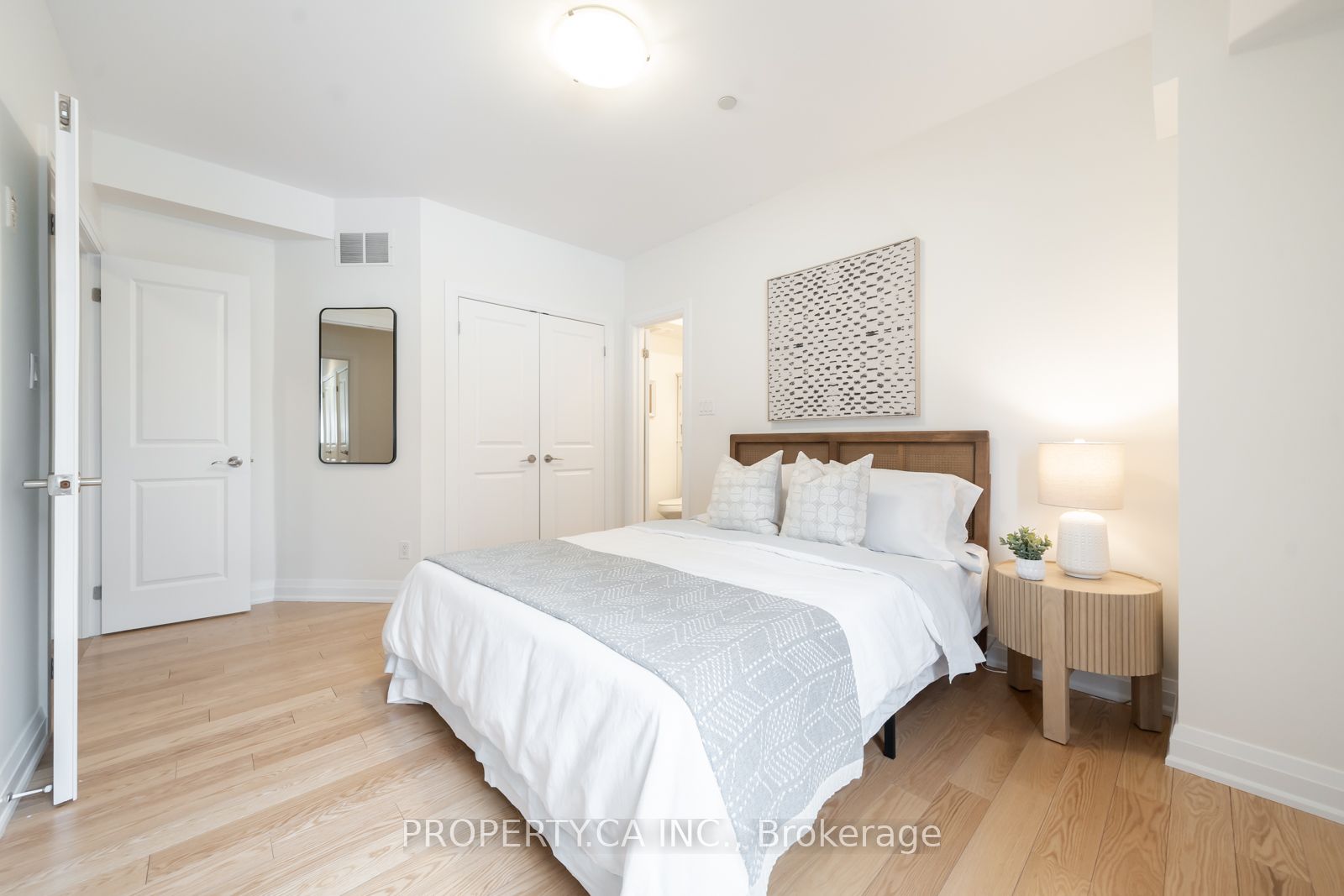 473 Dupont Street 1 Property Photo 15