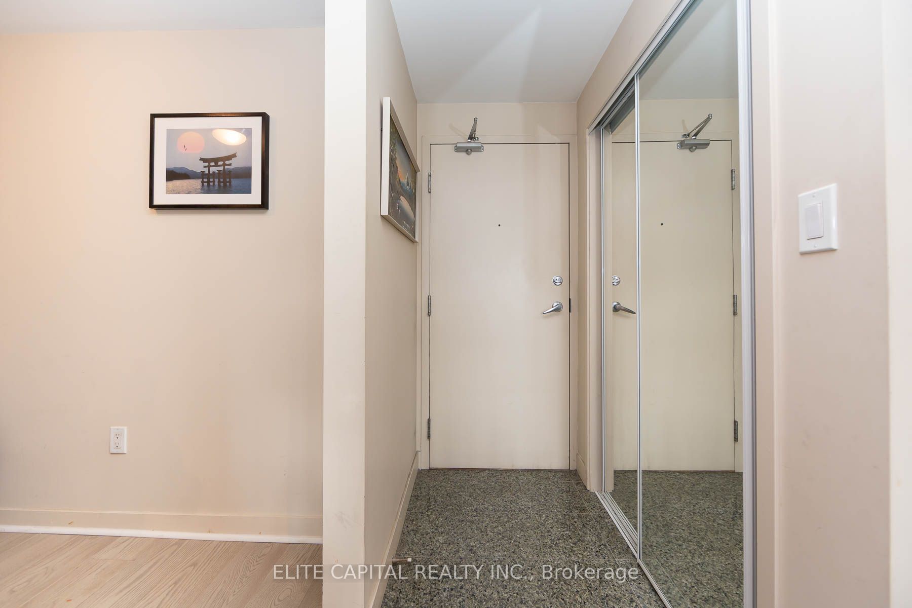 #1008 - 10 Navy Wharf Court Property Photo 1