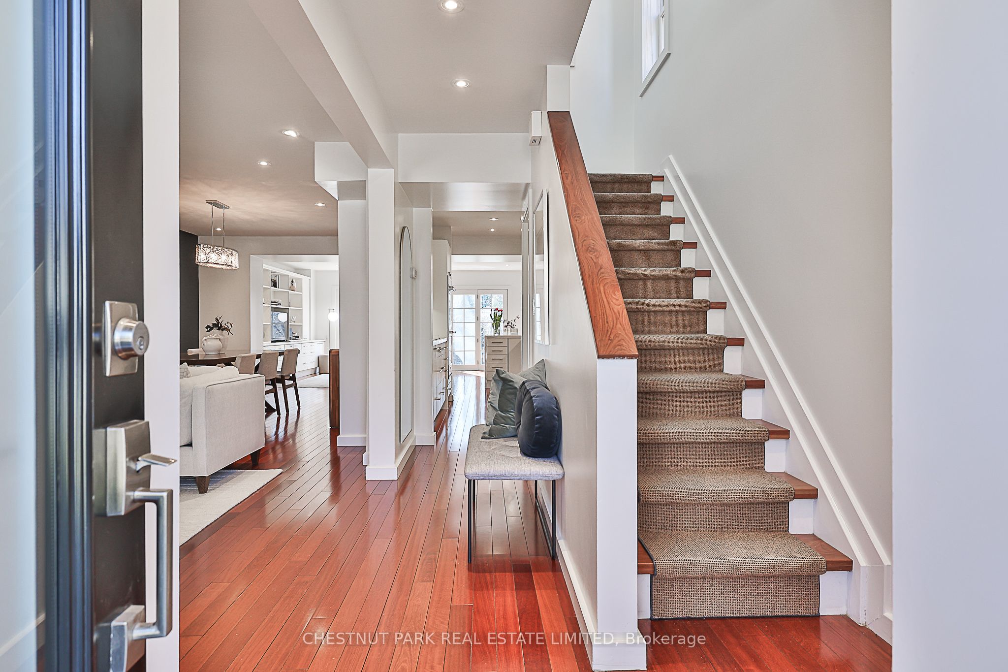 43 Glenvale Boulevard Property Photo 3