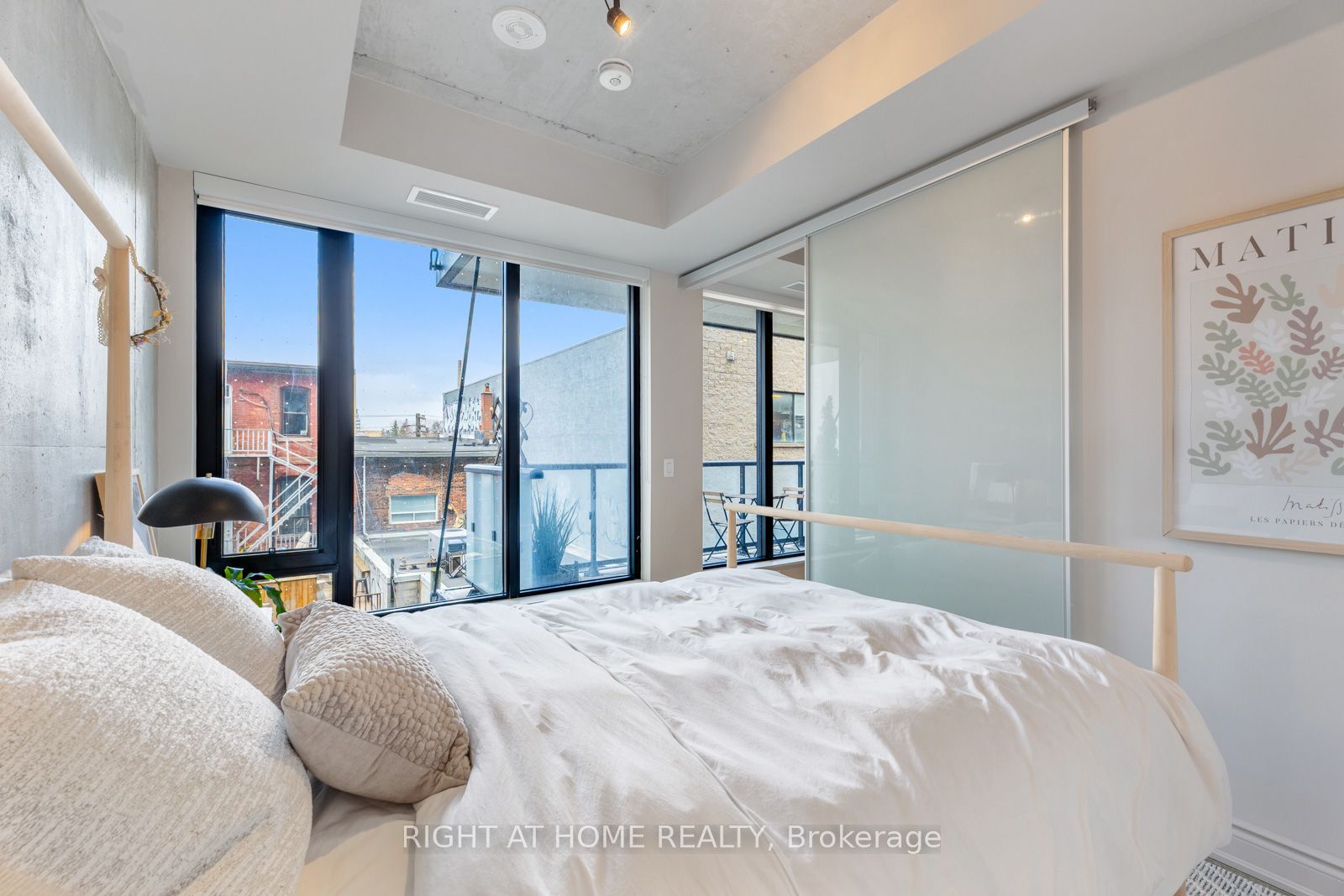 #320 - 608 Richmond Street Property Photo 11
