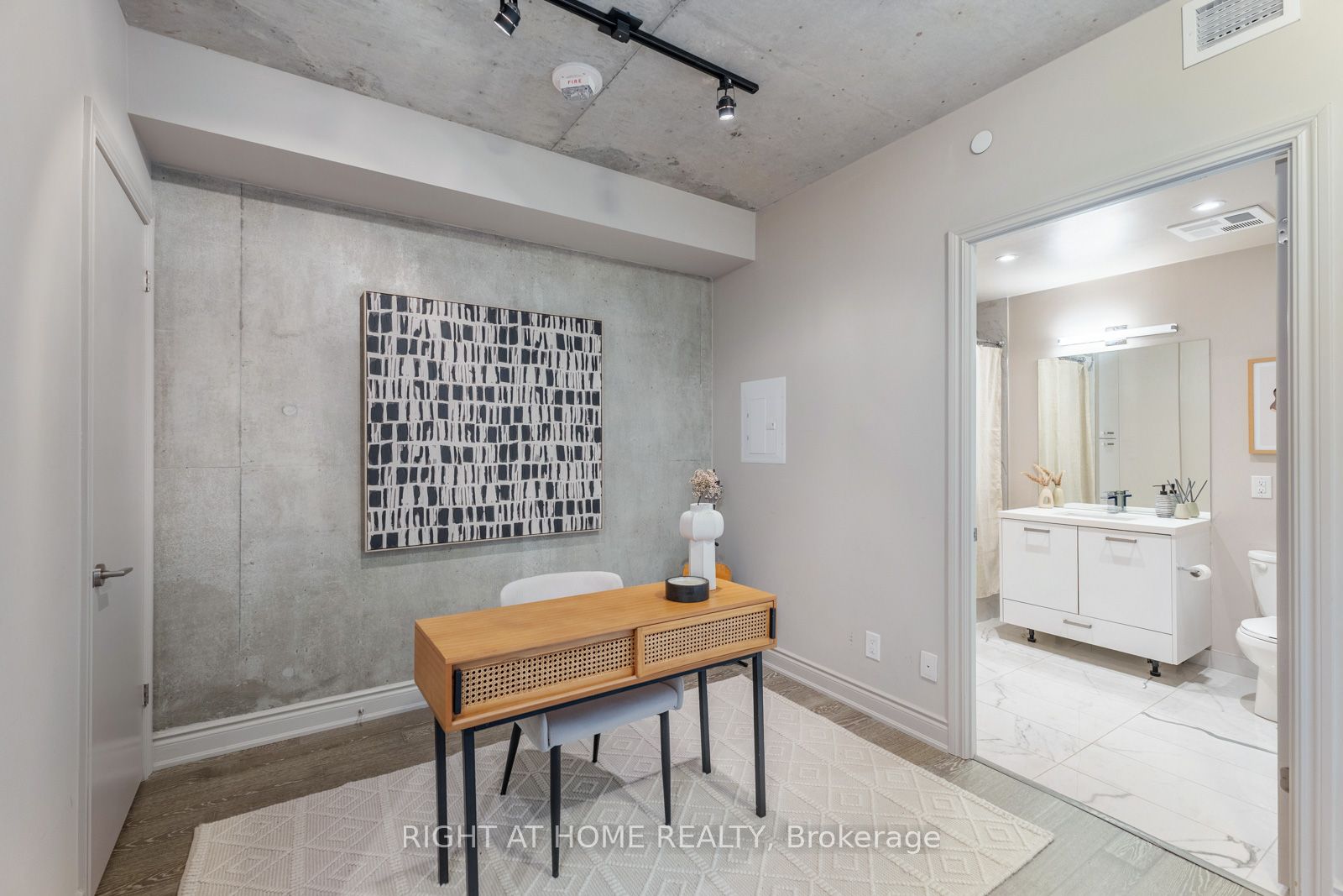 #320 - 608 Richmond Street Property Photo 12