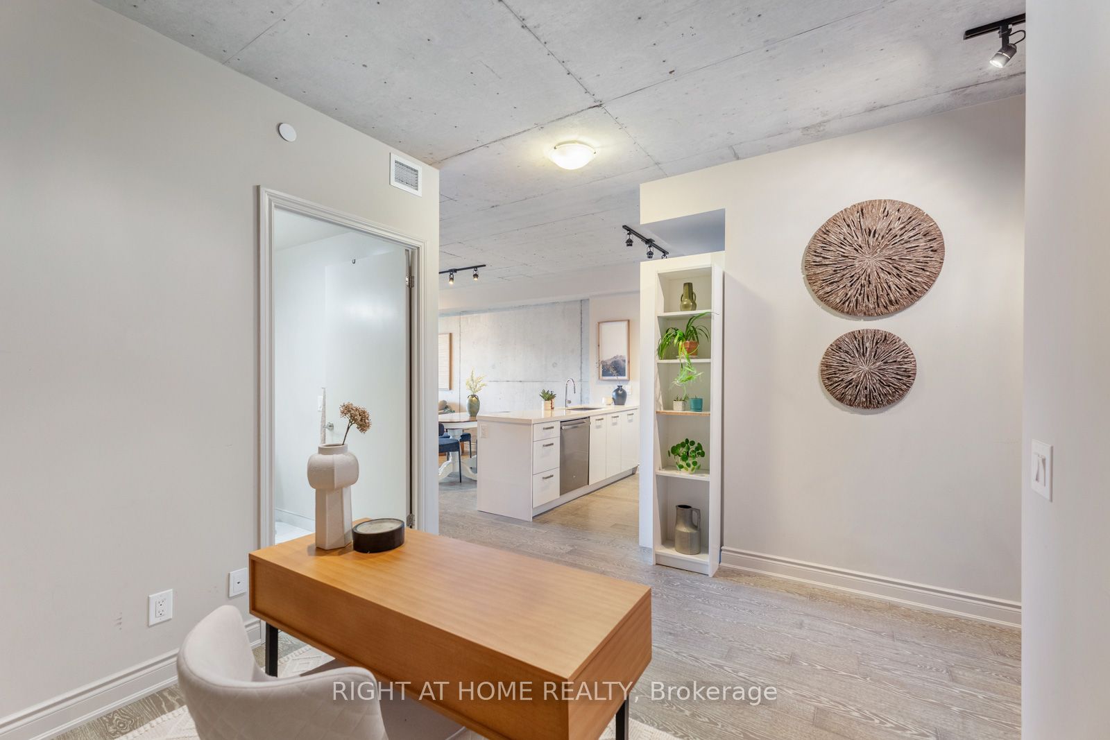 #320 - 608 Richmond Street Property Photo 14