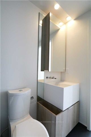 1 Bloor Street E 1701 Property Photo 26